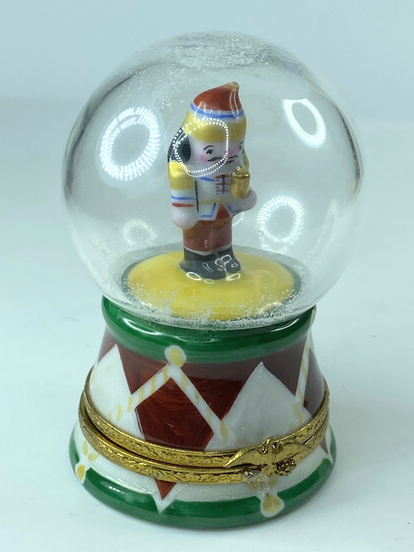 Limoges France Peint main Christmas Glove Trinket box 2 7/8 x 1 3/4" A287