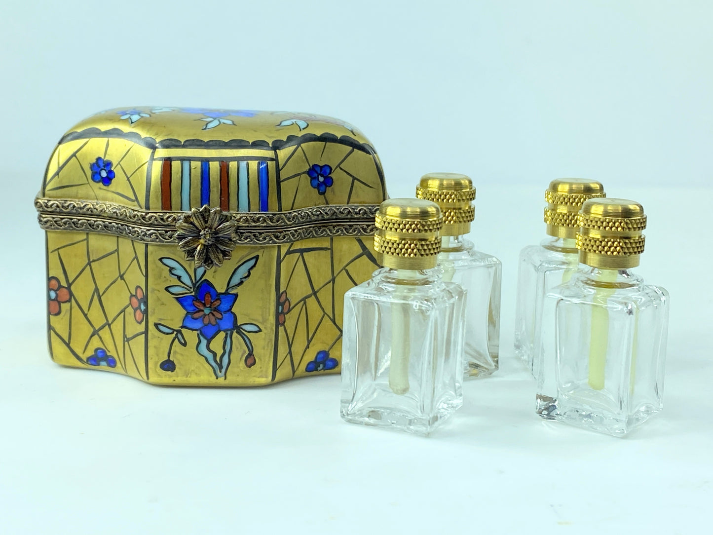Limoges France Peint Main Casket & 4 Glass Miniature Perfume Scent Bottles A293