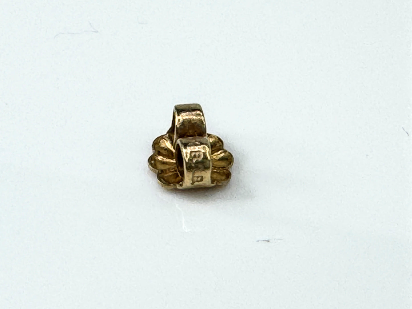 Vintage 14K Yellow Gold Carved Shell Cameo Stud Earrings, Filigree Frame JR1740