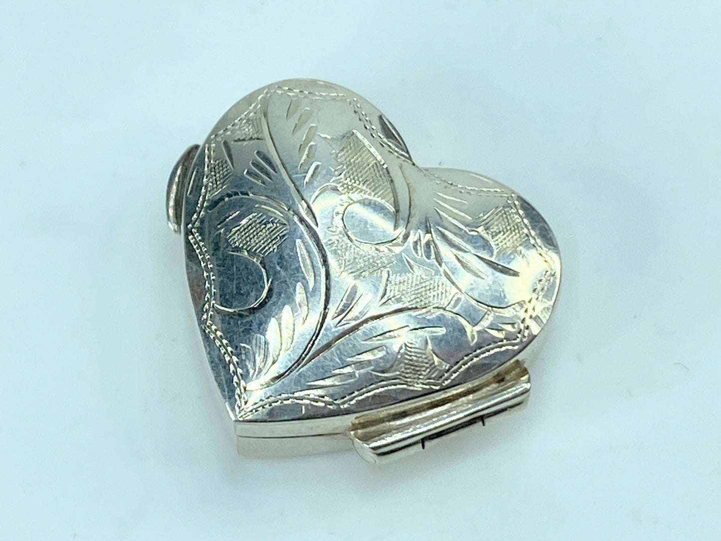 Antique Victorian English Sterling Silver Heart Shaped Jewelry Trinket Box S57