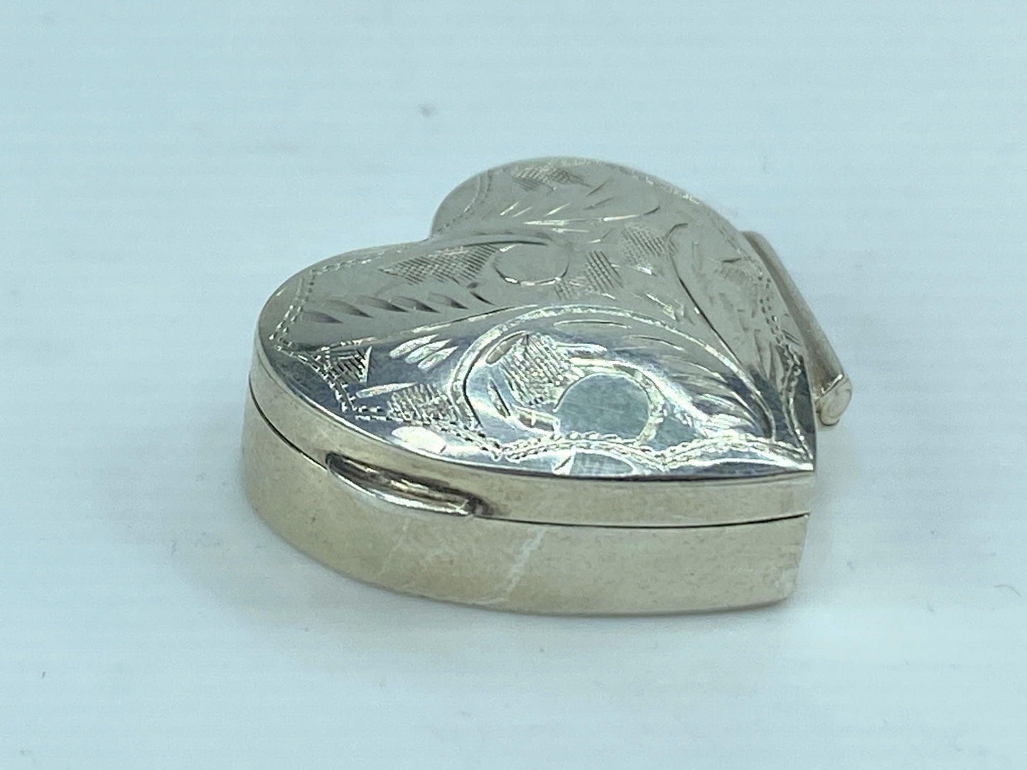 Antique Victorian English Sterling Silver Heart Shaped Jewelry Trinket Box S57
