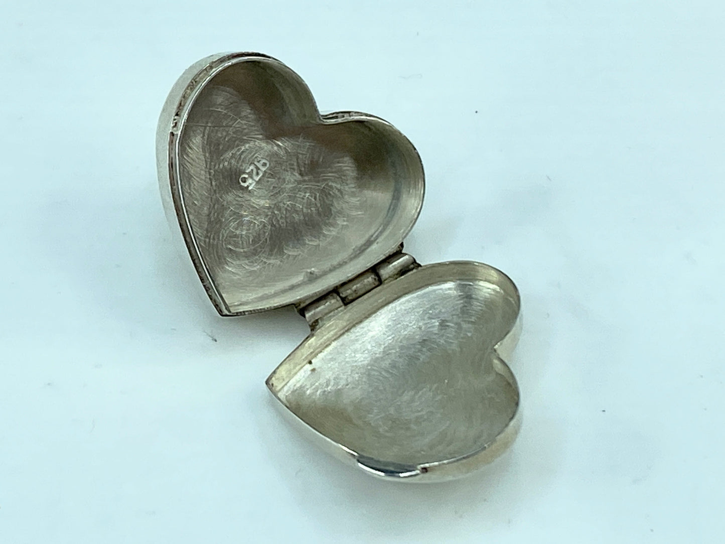 Antique Victorian English Sterling Silver Heart Shaped Jewelry Trinket Box S57