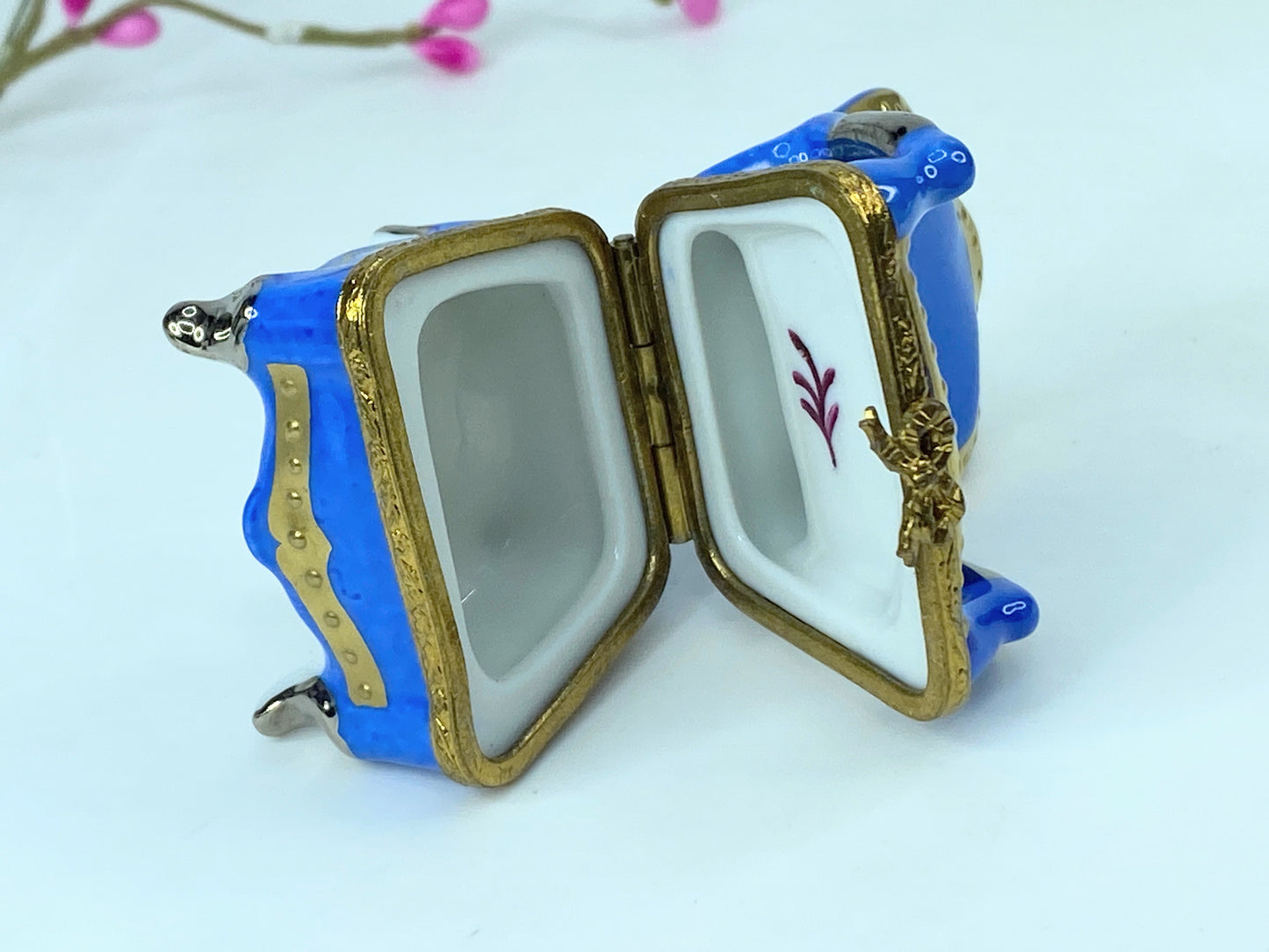 Signed RE Limoges Porcelain Blue & gold Tulip Armchair trinket box A556