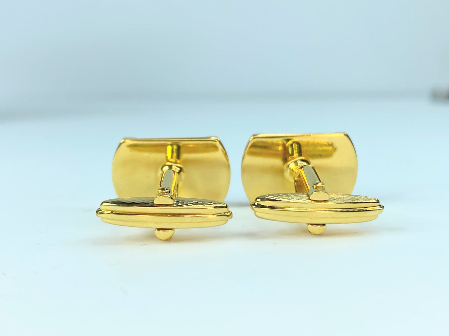 Authentic Alfred Dunhill D logo silver and gold tone texture cuff link GX110
