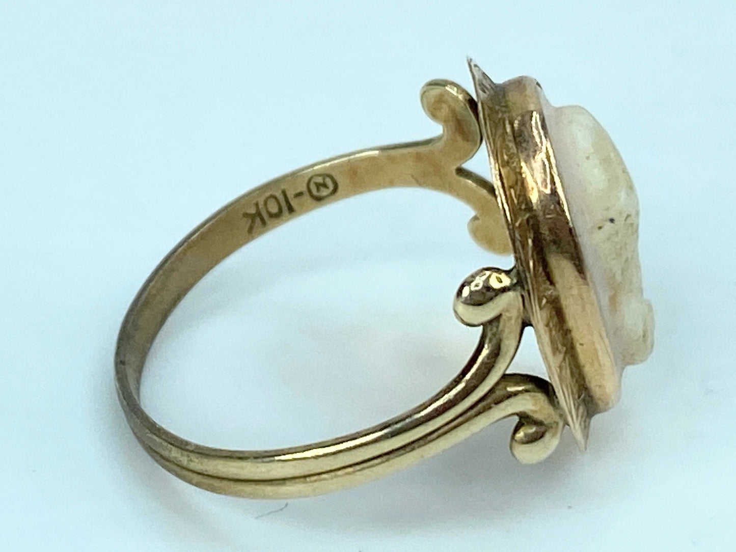 Antique 10K Gold Cameo Ring Engraved, Bust, Oval 2g size 6 JR1050