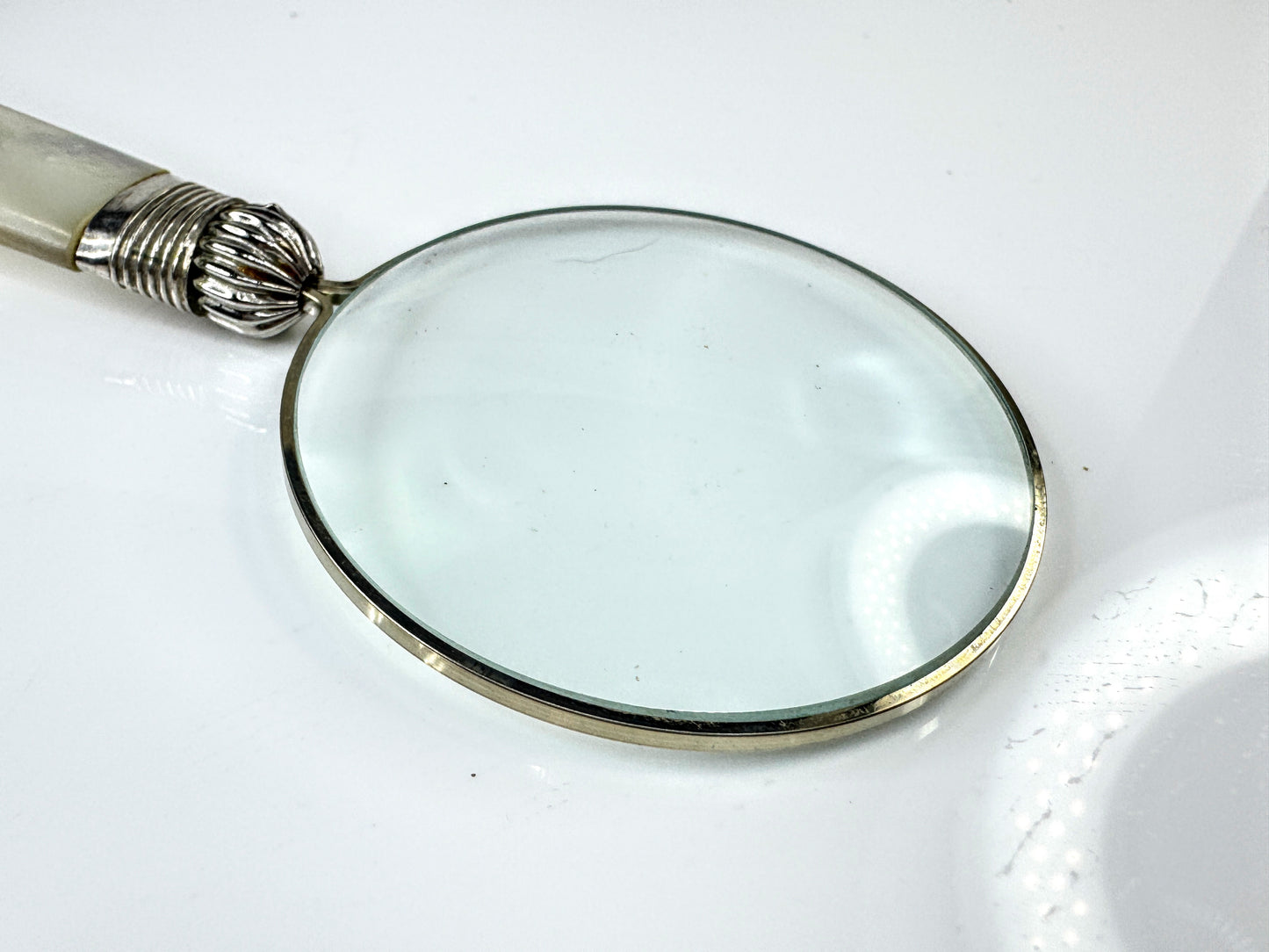 Vintage George Howson Sheffield Mother of Pearl Handle Magnifying Glass SS434