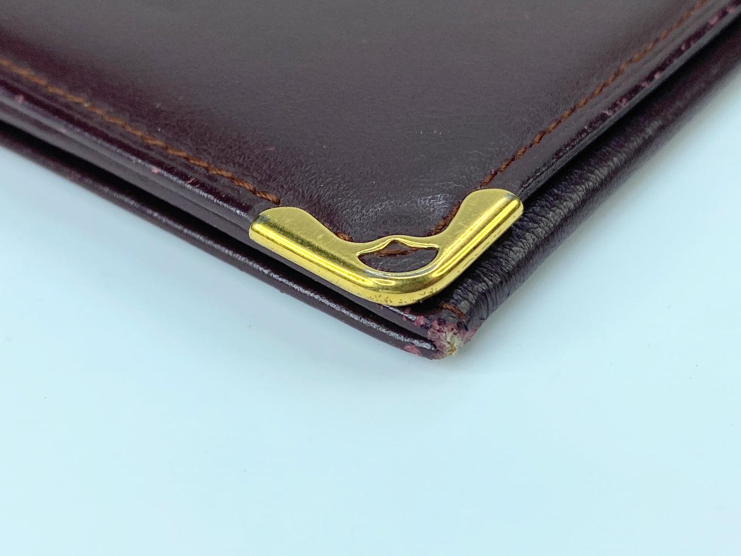 Cartier Must De Bordeaux Leather Card Holder Wallet Gold Corner Accents GS422
