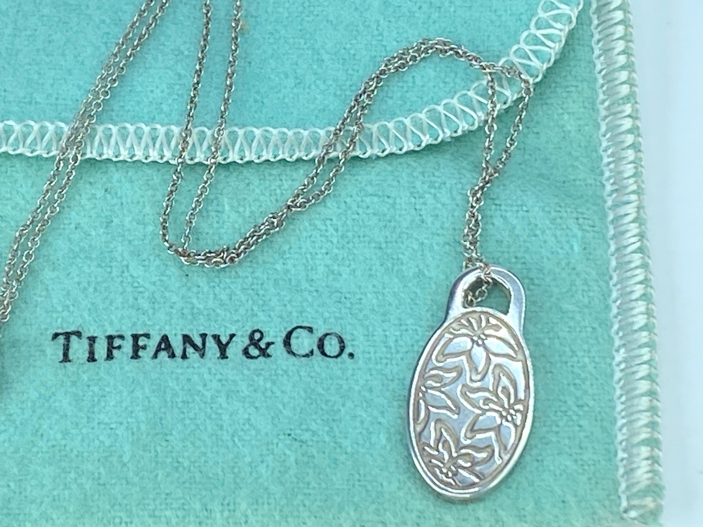 Tiffany & Co. Sterling 2013 "Go women" Lily flower necklace