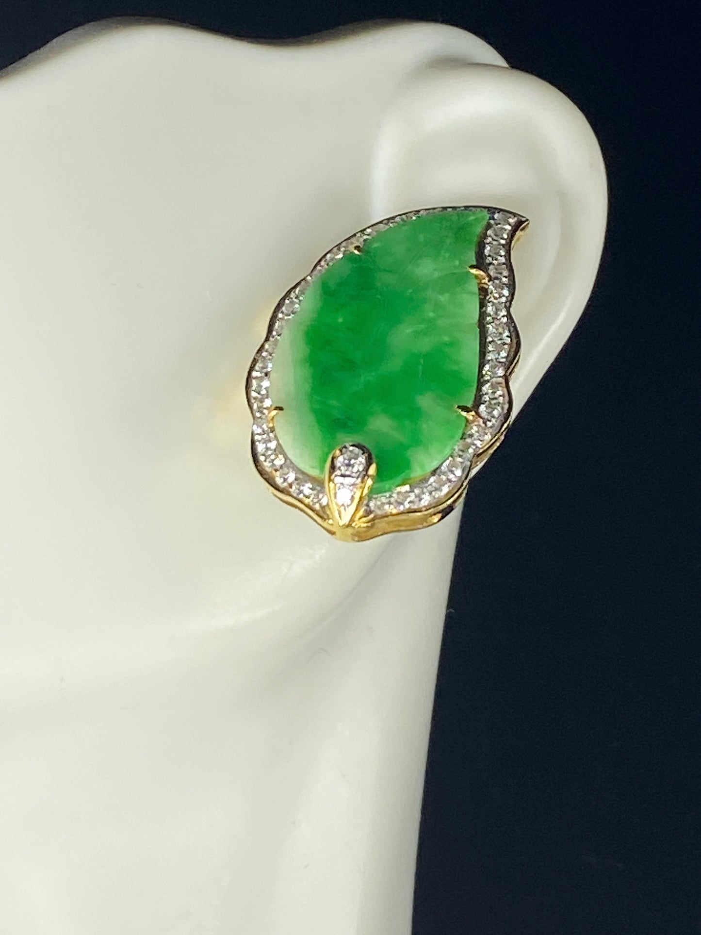 c1960's 18 karat Jadeite Foliage Diamond embellished earrings 15.4g