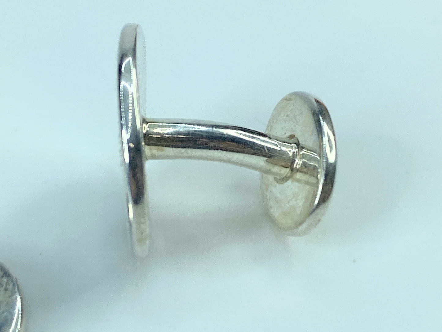 Tiffany & Co. Return to Tiffany oval Cufflinks authentic with box 13.6g JR549