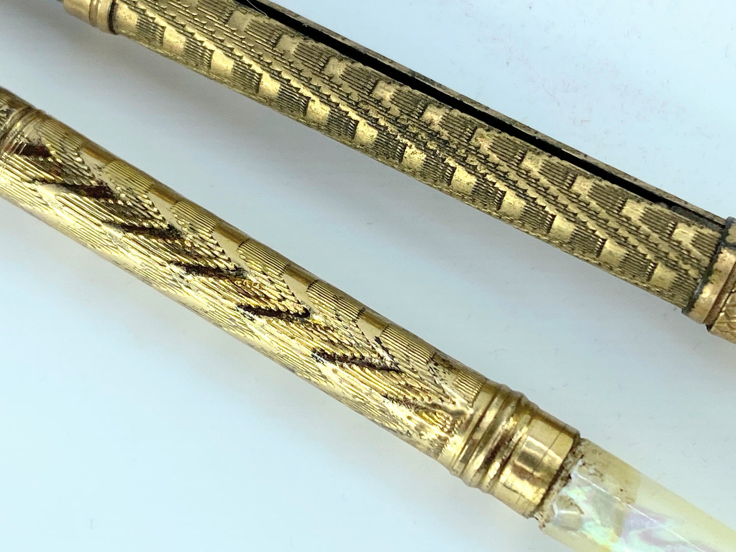 Victorian dip pens with MOP and bone shaft, original box A175