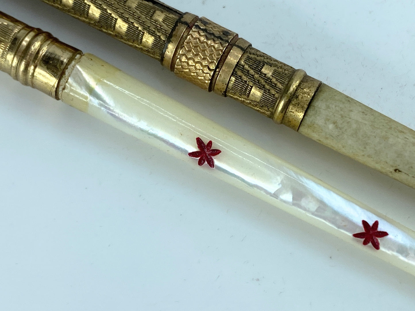 Victorian dip pens with MOP and bone shaft, original box A175