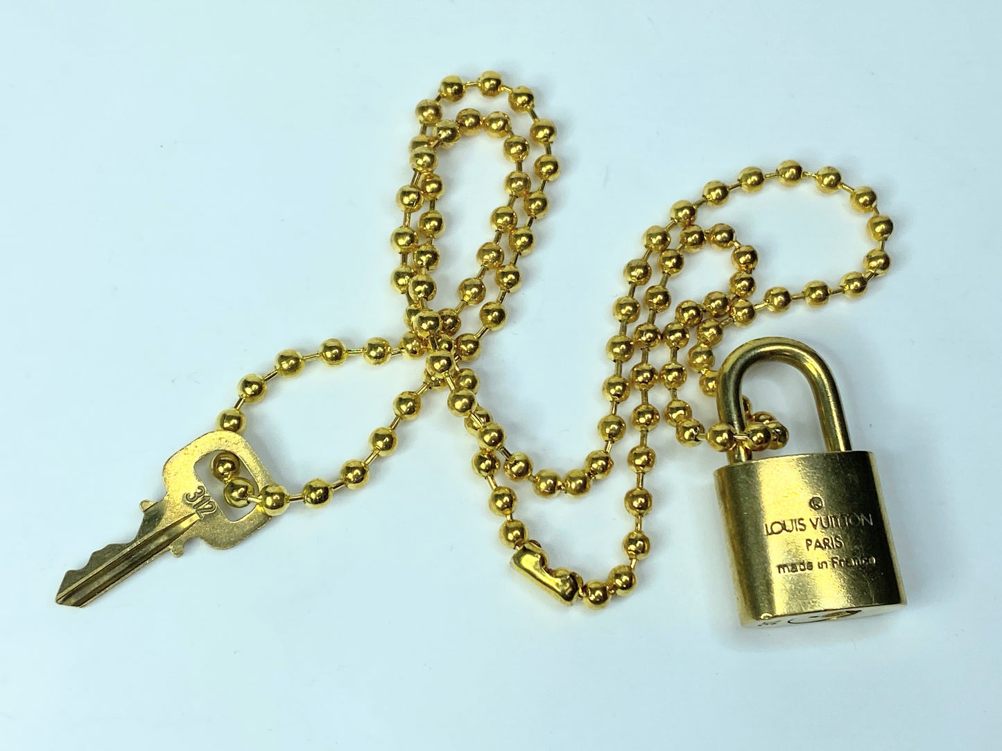 Auth. Louis Vuitton PadLock Lock & Key Brass Gold w/NON-BRAND 4mm necklace GS445