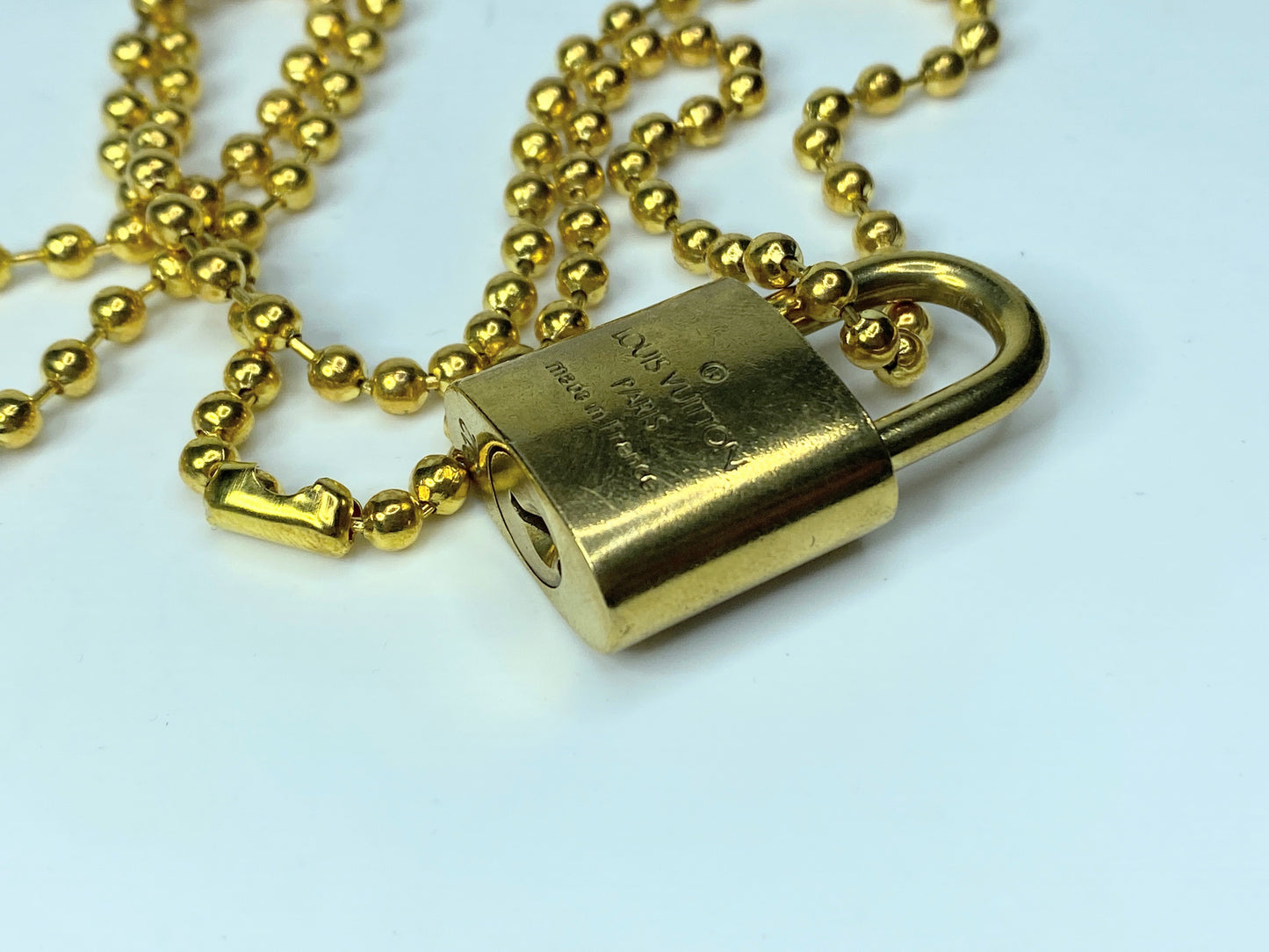 Auth. Louis Vuitton PadLock Lock & Key Brass Gold w/NON-BRAND 4mm necklace GS445