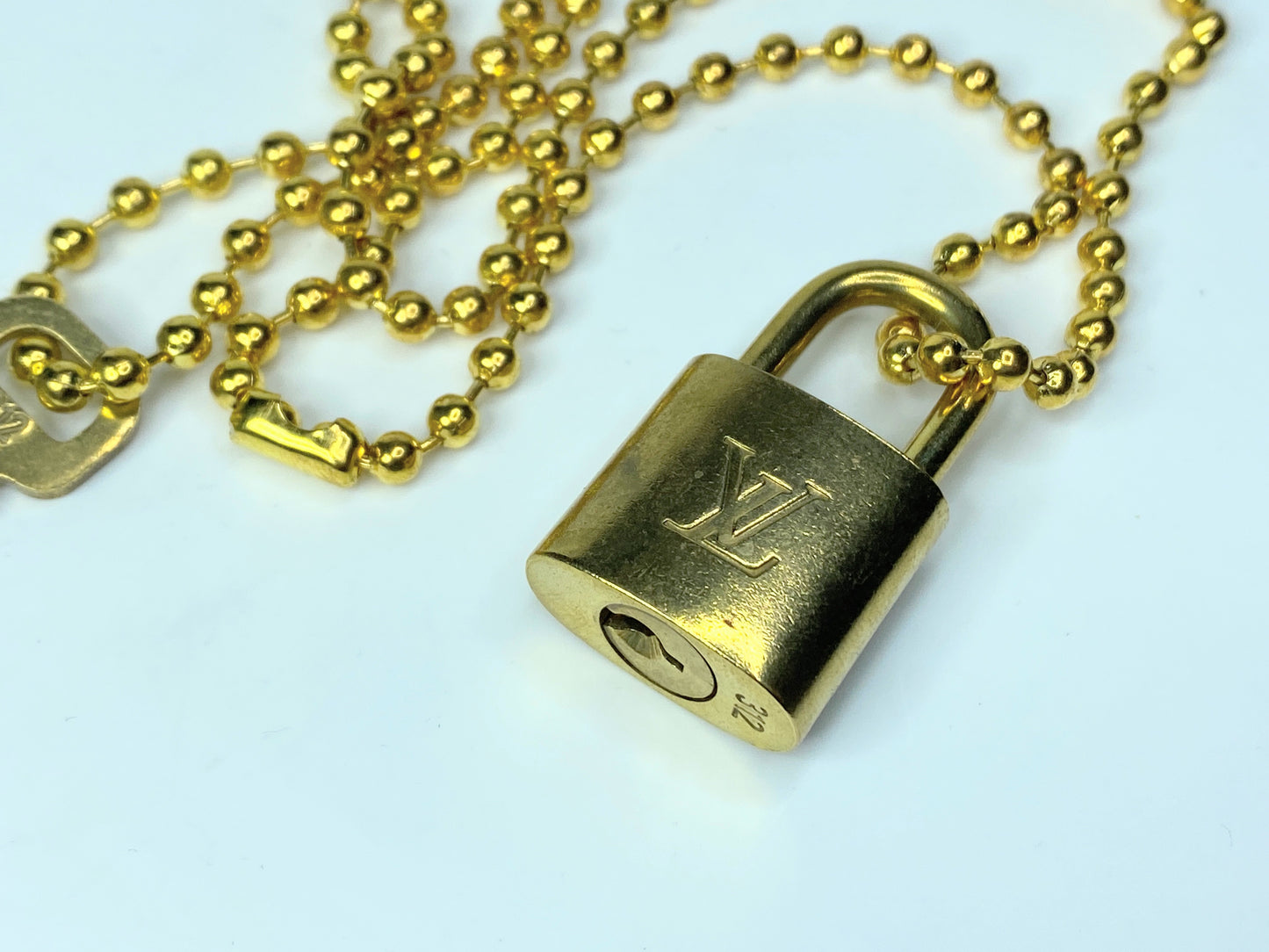 Auth. Louis Vuitton PadLock Lock & Key Brass Gold w/NON-BRAND 4mm necklace GS445