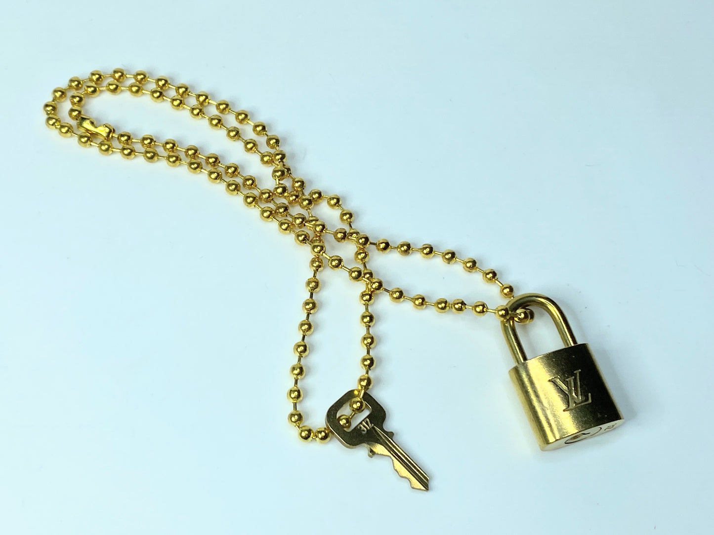 Auth. Louis Vuitton PadLock Lock & Key Brass Gold w/NON-BRAND 4mm necklace GS445