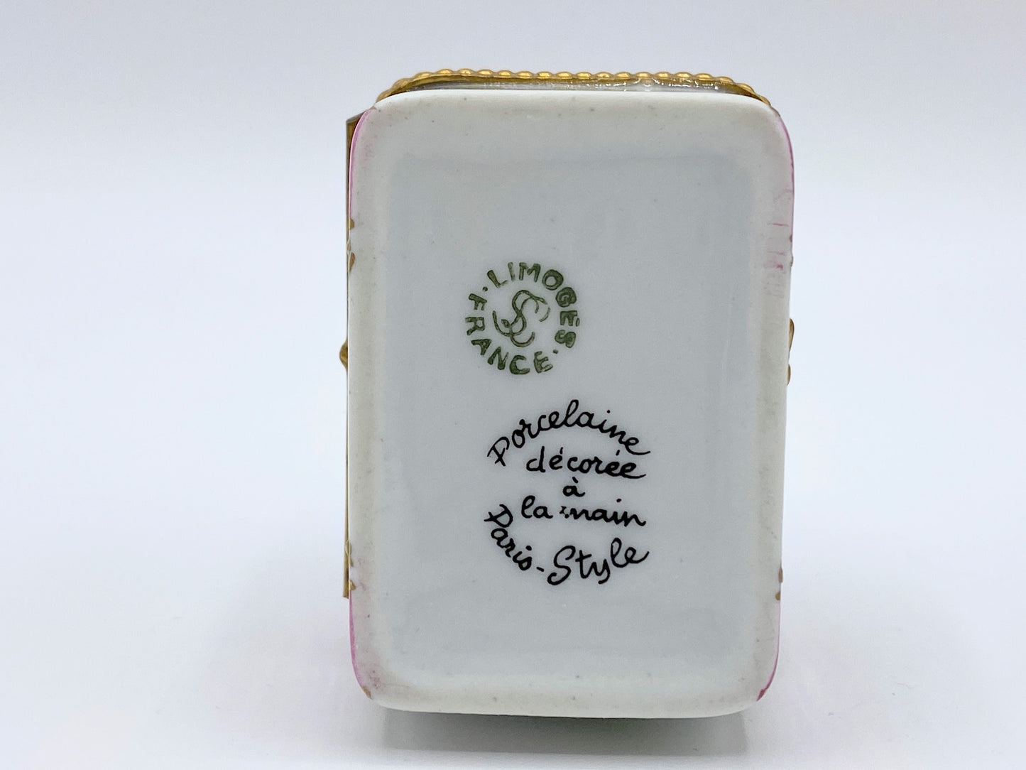 Limoge France Porcelaine décorée la main "Pour Vous" treasure hinged box