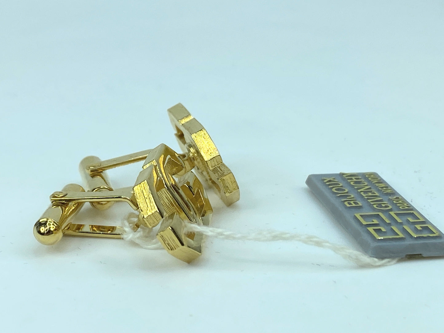 Bijoux Givenchy square gold silvery tone cufflink in black velvet 10.7g GS456