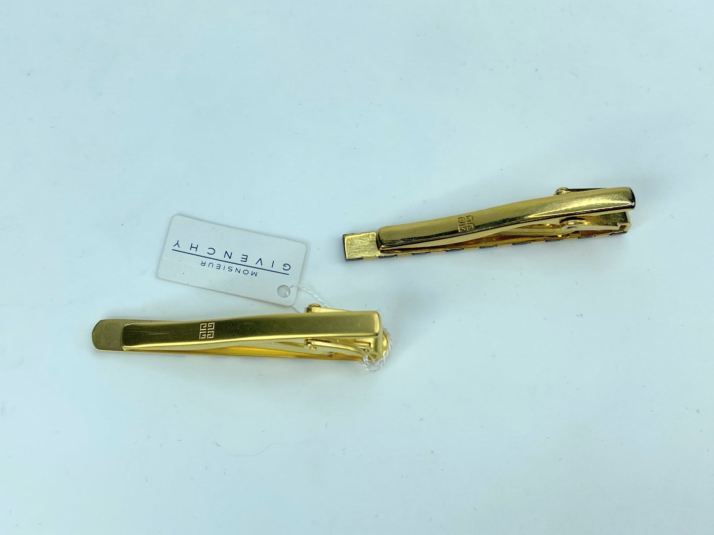 Givenchy golden tone black enamel tie clip set of two 13.1g GS463