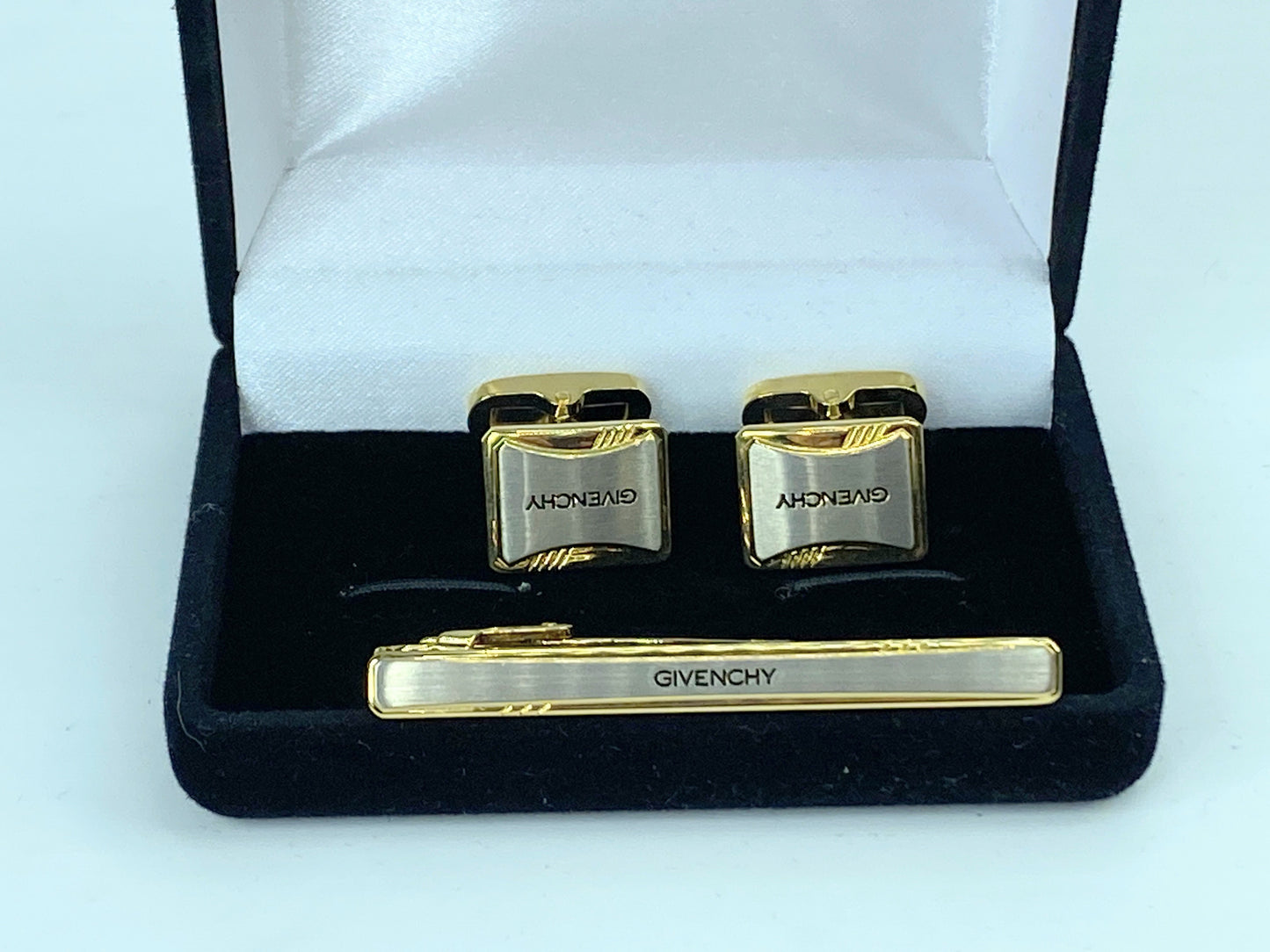 Givenchy Monsieur Golden Silver Tone cufflink Tie Clip Set GS525