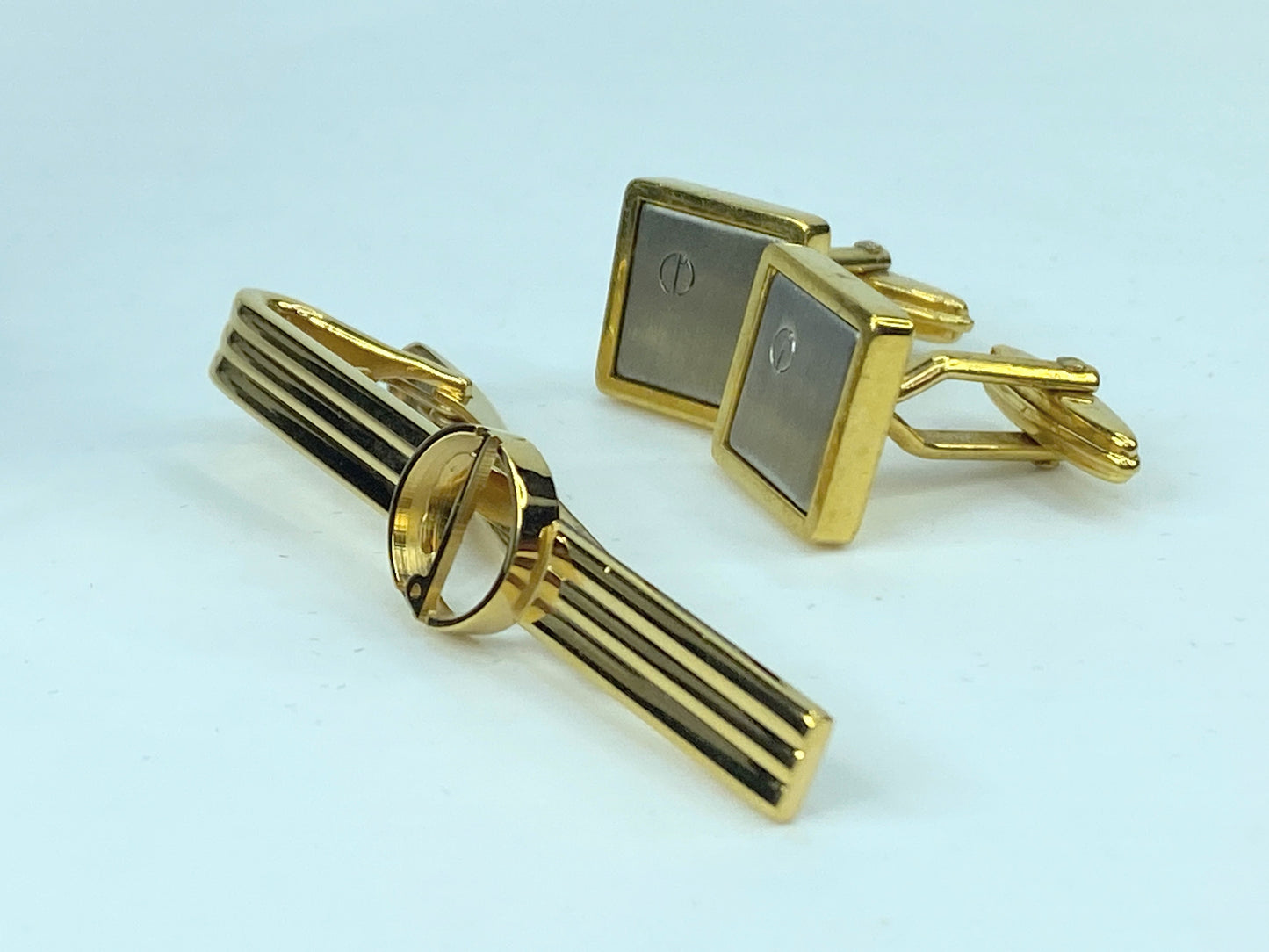 Alfred Dunhill Gold & Silver Cufflinks and Tie Clip Set authentic GS535
