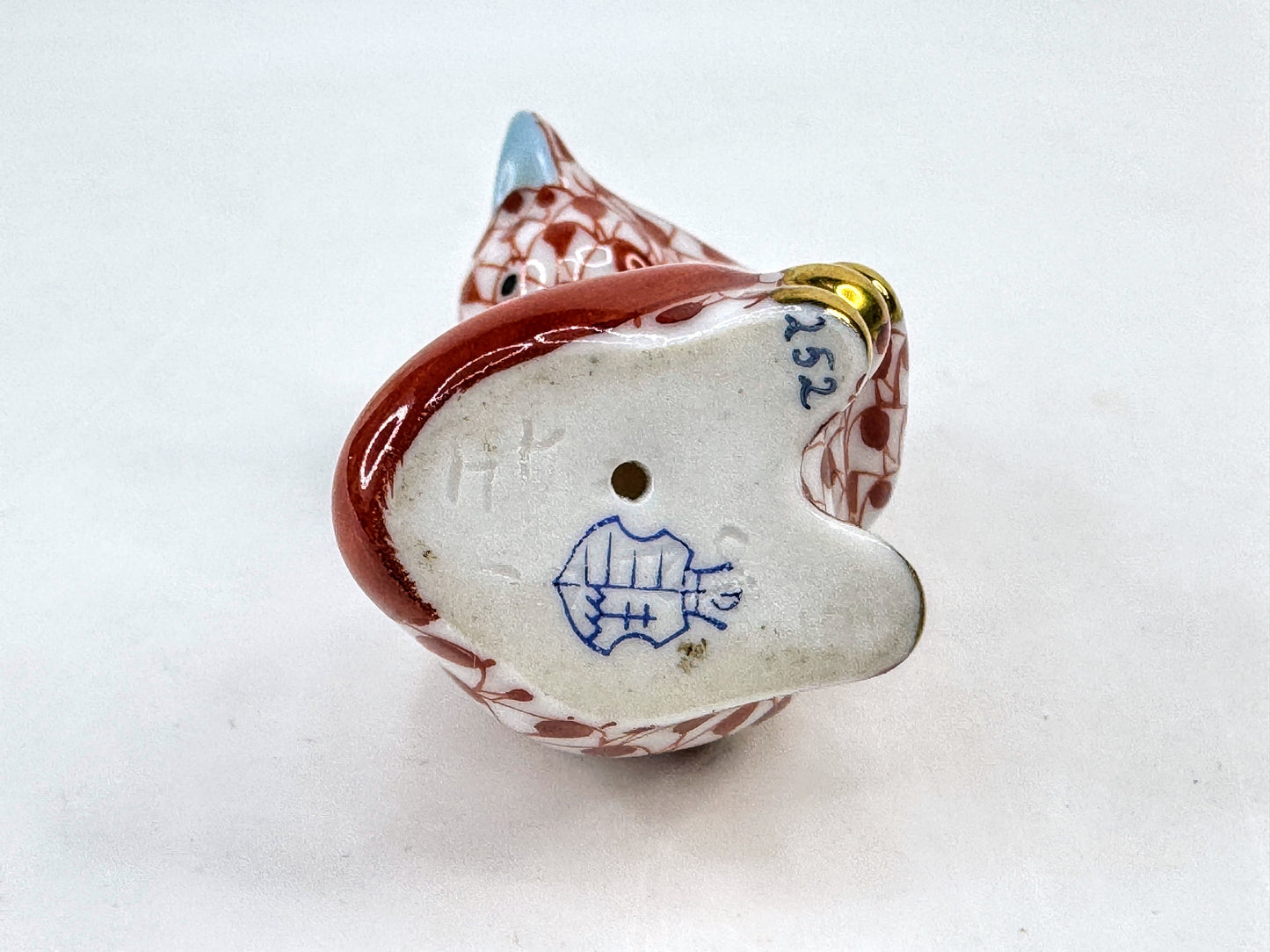 Herend Hungary Red Fishnet Cat Figurine Hand-Painted Porcelain 24K accent A1132