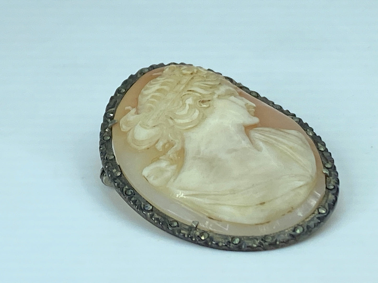 Italian Shell Cameo sterling Pendant Brooch in original box 1.75' 9.8g JR580
