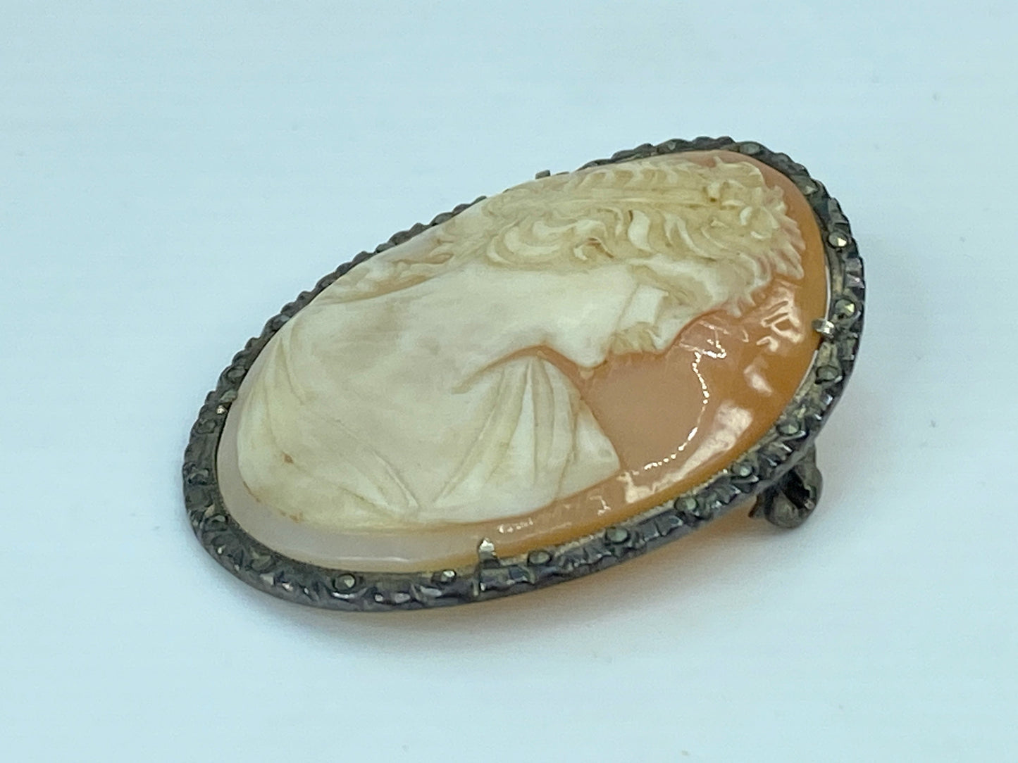 Italian Shell Cameo sterling Pendant Brooch in original box 1.75' 9.8g JR580