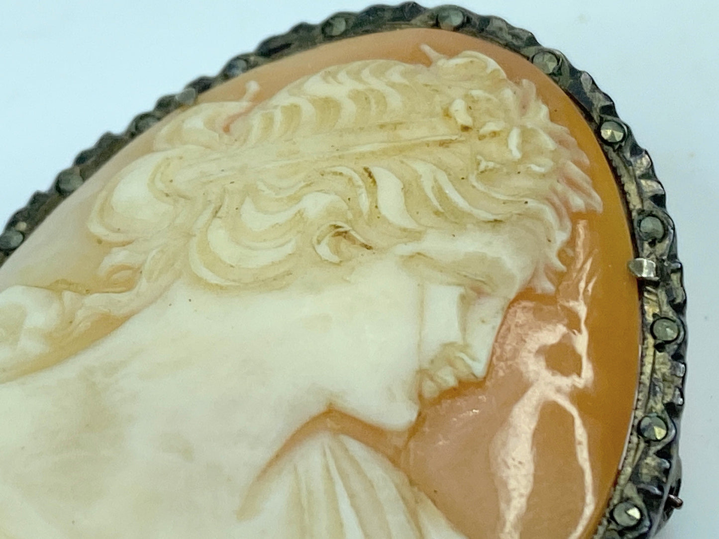 Italian Shell Cameo sterling Pendant Brooch in original box 1.75' 9.8g JR580