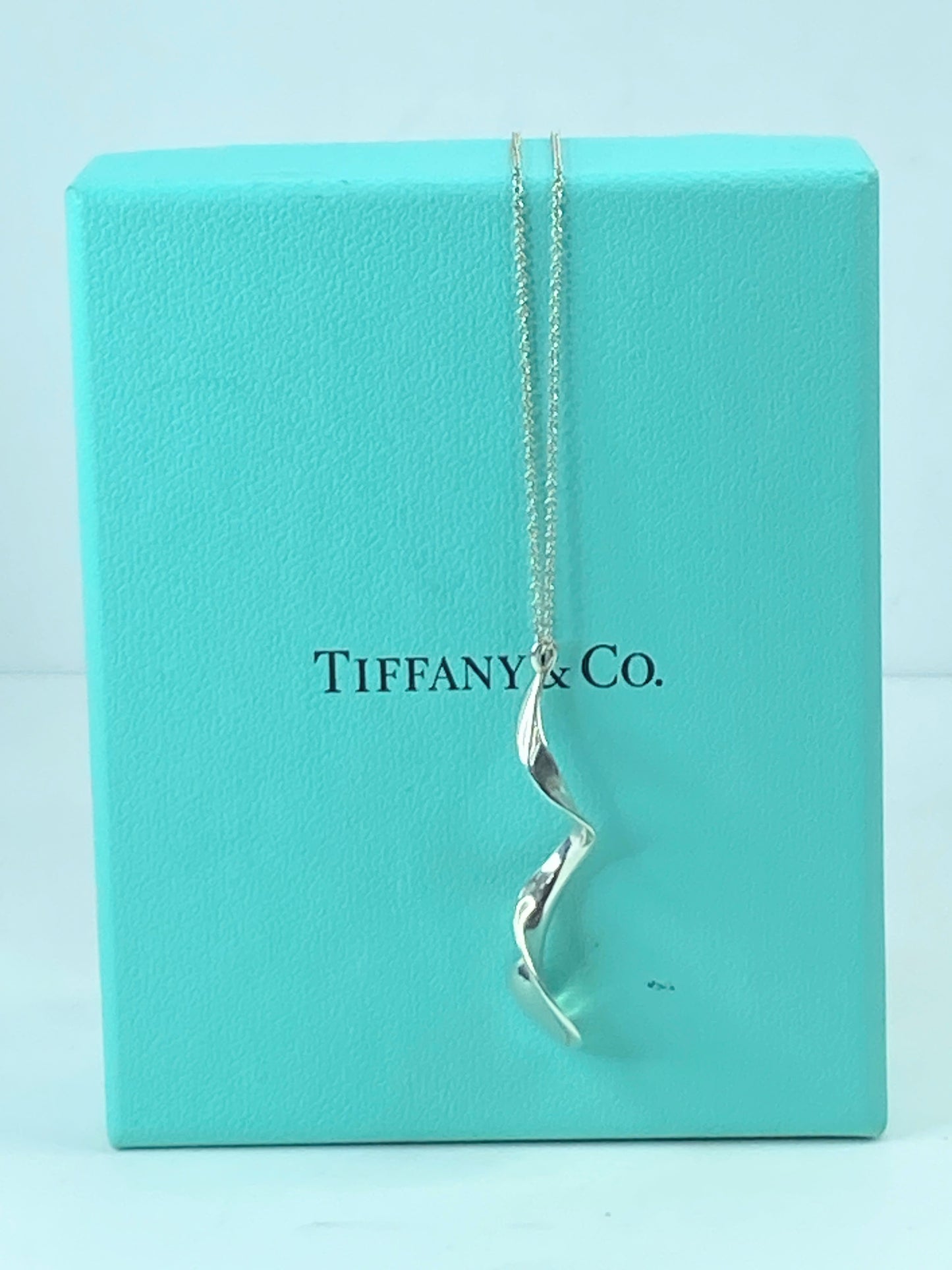 Tiffany & Co Silver 925 Gehry Orchid Necklace 1.75" Pendant necklace 16" JR582