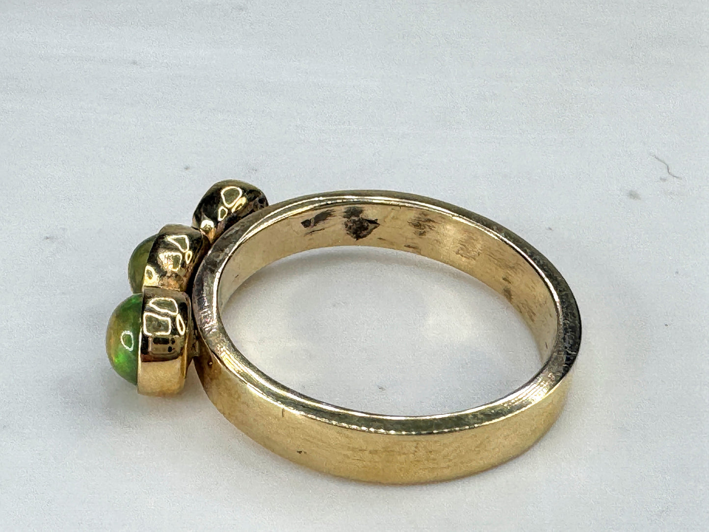 Vintage 14K Yellow Gold Three Ethiopian Opal Cabochon Ring JR1855