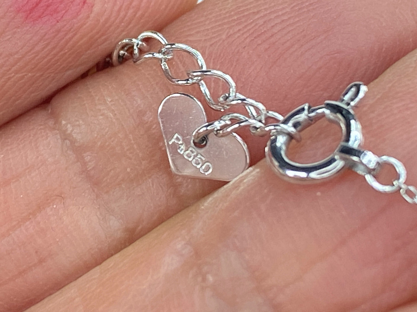 Platinum 0.2ct round brilliant diamond bar bracelet