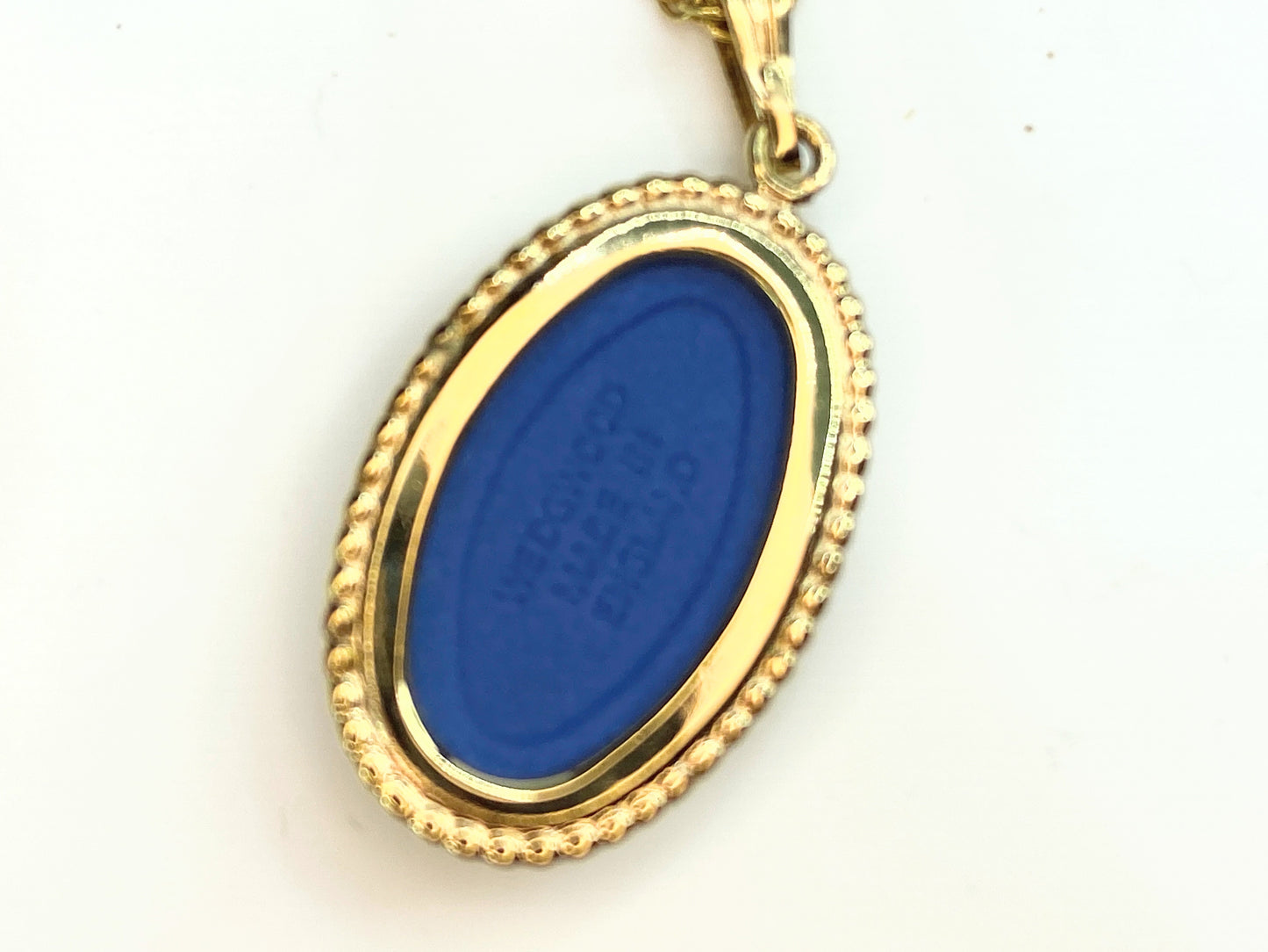 Wedgwood Jasper Gold Pendant Necklace Portland Blue and White rope link GS268