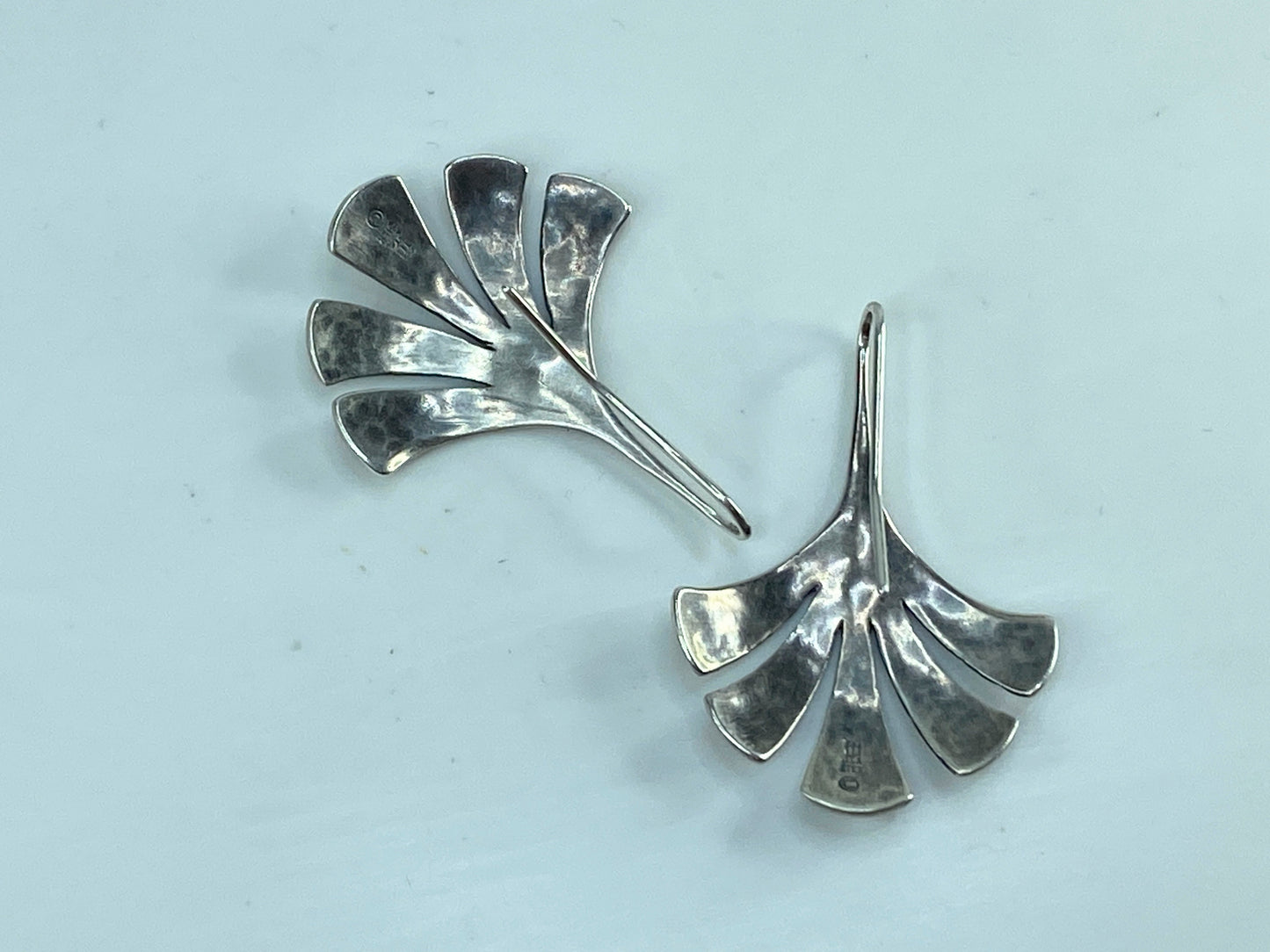 Retired James Avery Sterling Silver Gingko Leaf dangle Earrings 1.5" 6.6g JR586