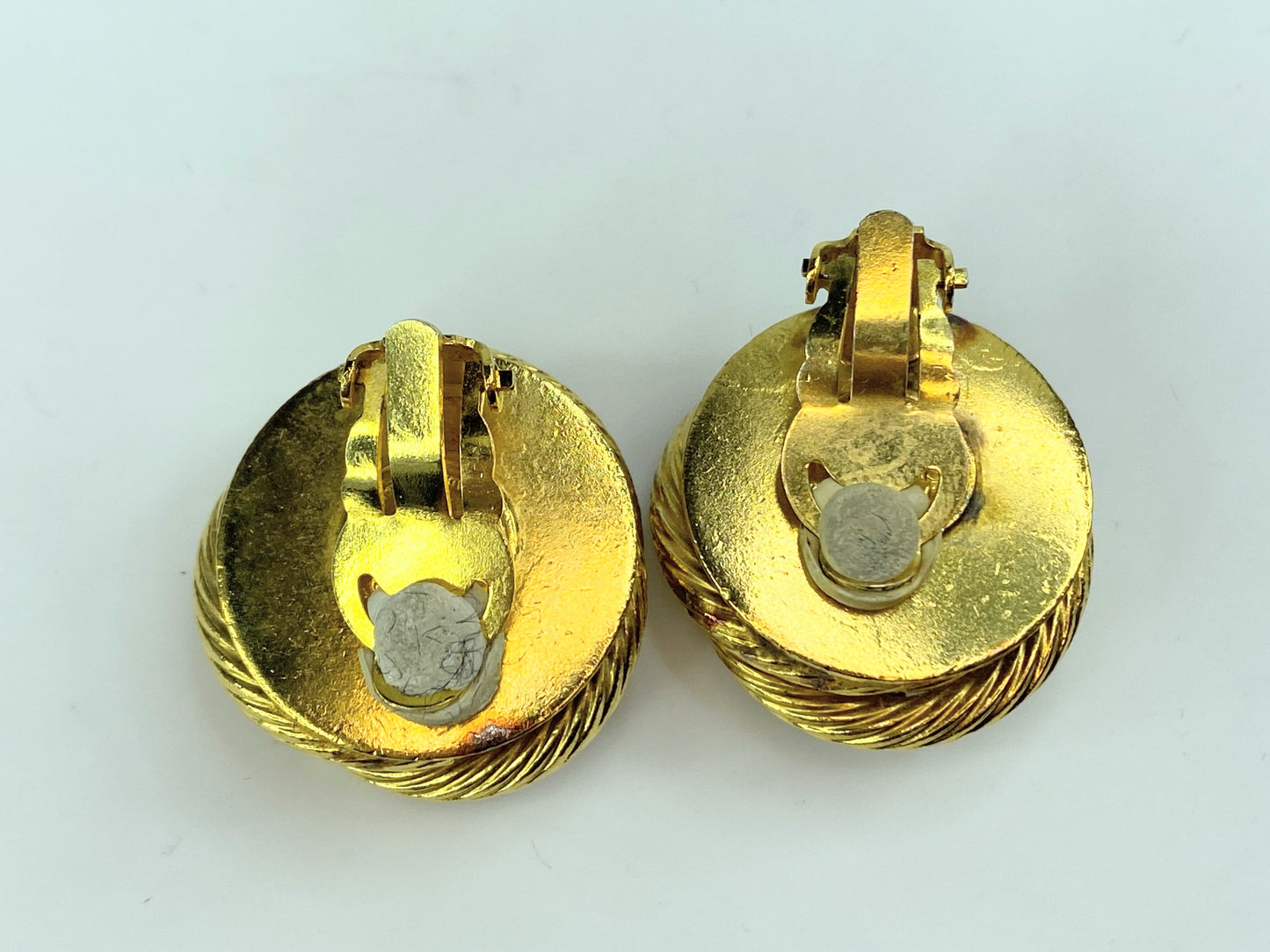 Genuine Chanel Mabe Pearl Crystal Coil Knot Clip on Earrings 25mm 34.7g GS273