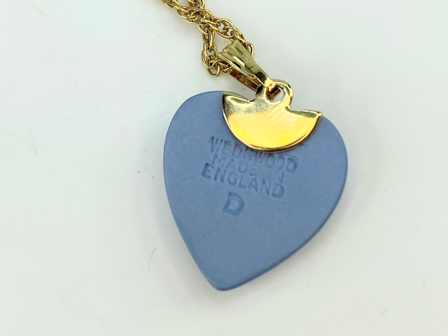 Wedgwood Classic Blue Jasperware Heart Pendant rope gold tone Necklace GS277