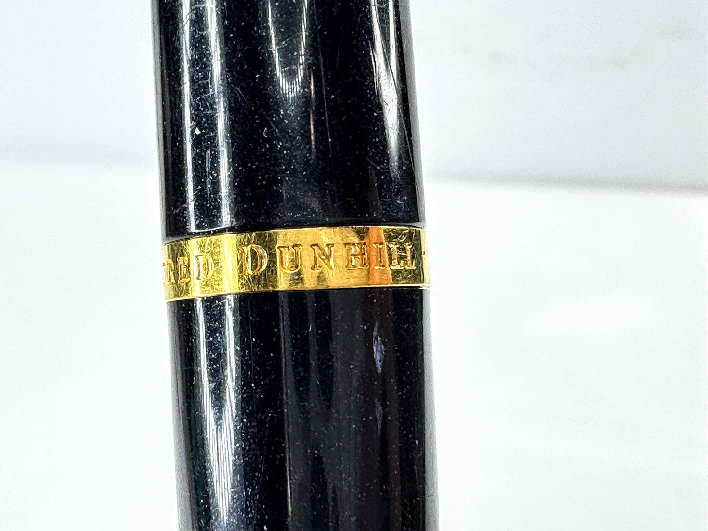 Vintage Alfred Dunhill black lacquer gold plated retractable ballpoint pen SS477