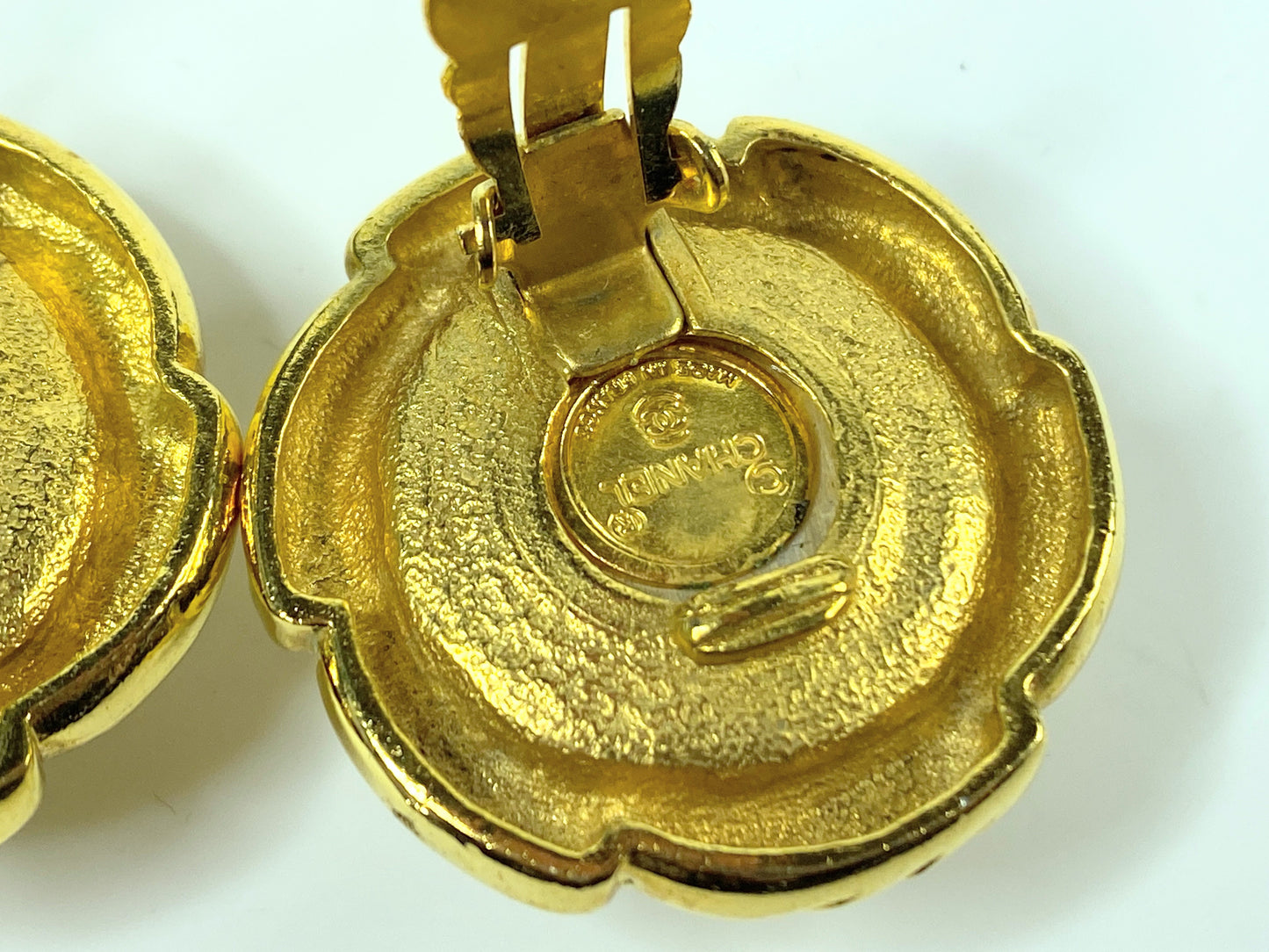 CHANEL Earrings Gold Round White Costume Pearl CC Logo Metal Clip-on GS283