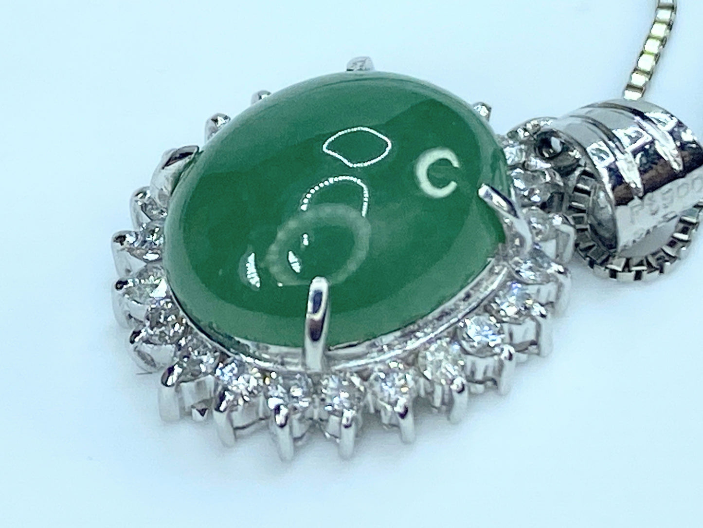 Platinum 3.85ct Jadeite Cabochon Diamond box chain necklace 5.4g JR8900
