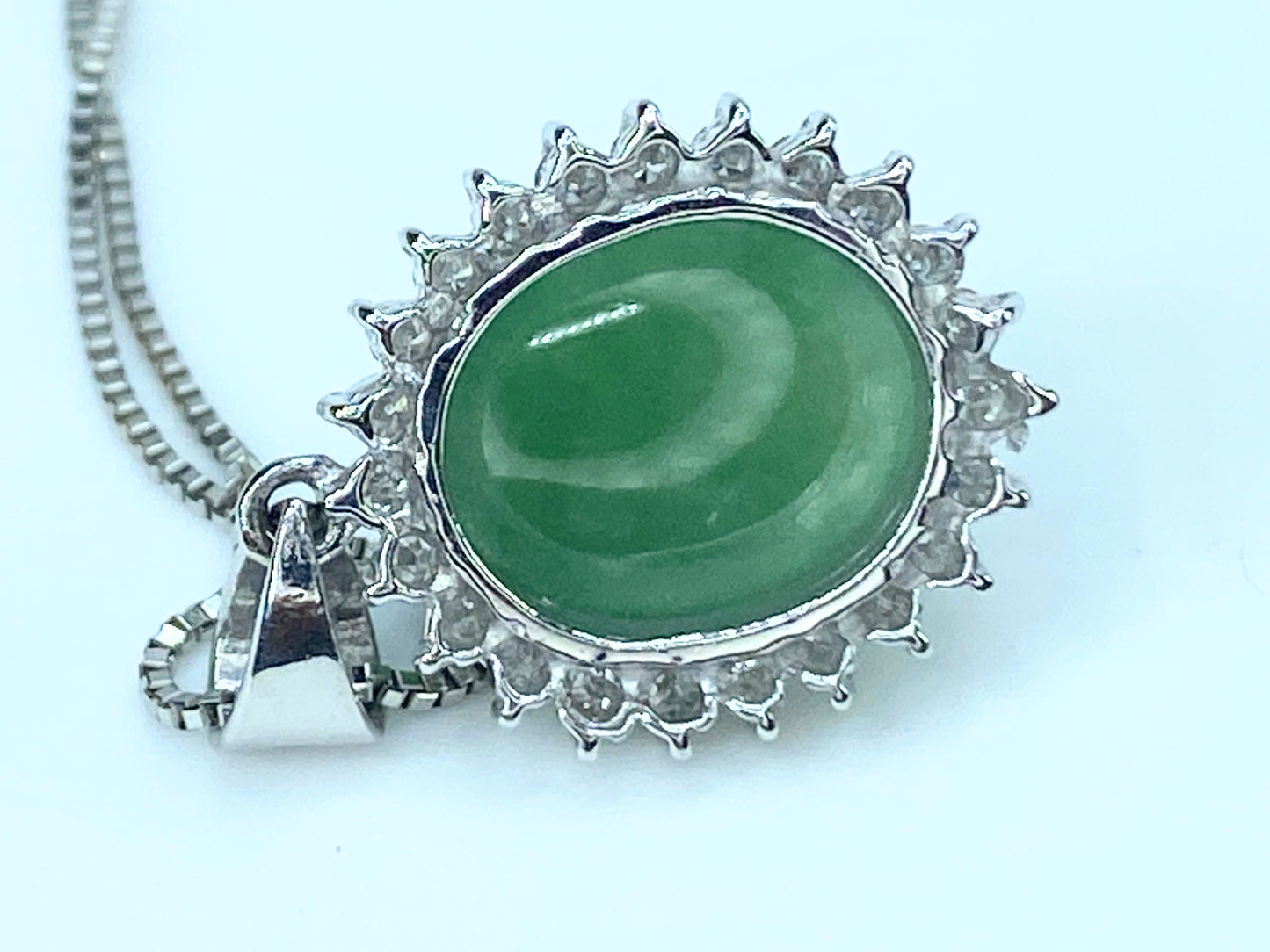Platinum 3.85ct Jadeite Cabochon Diamond box chain necklace 5.4g JR8900