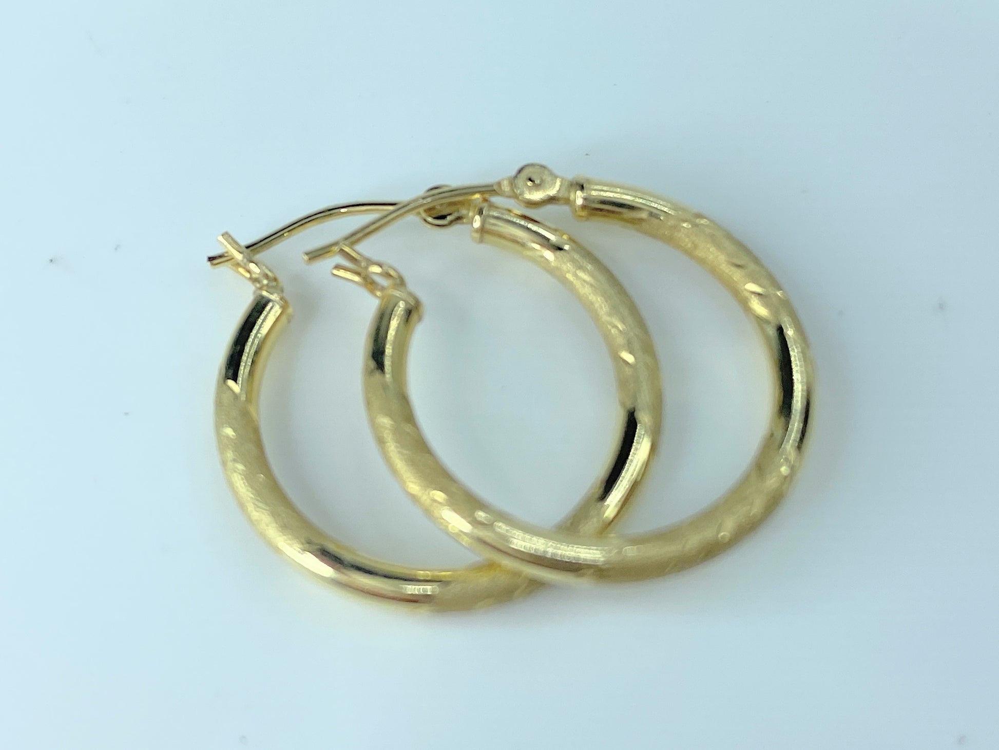 14K yellow gold 2.0mm Hoop Satin polish finish earrings JR9510