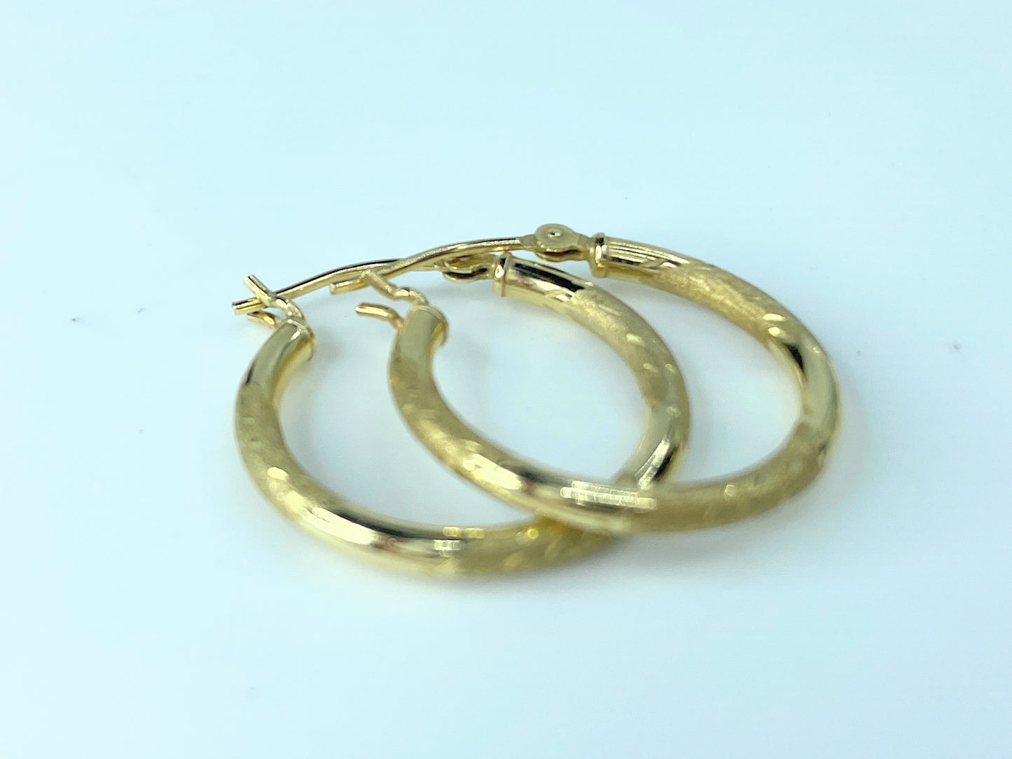 14K yellow gold 2.0mm Hoop Satin polish finish earrings JR9510