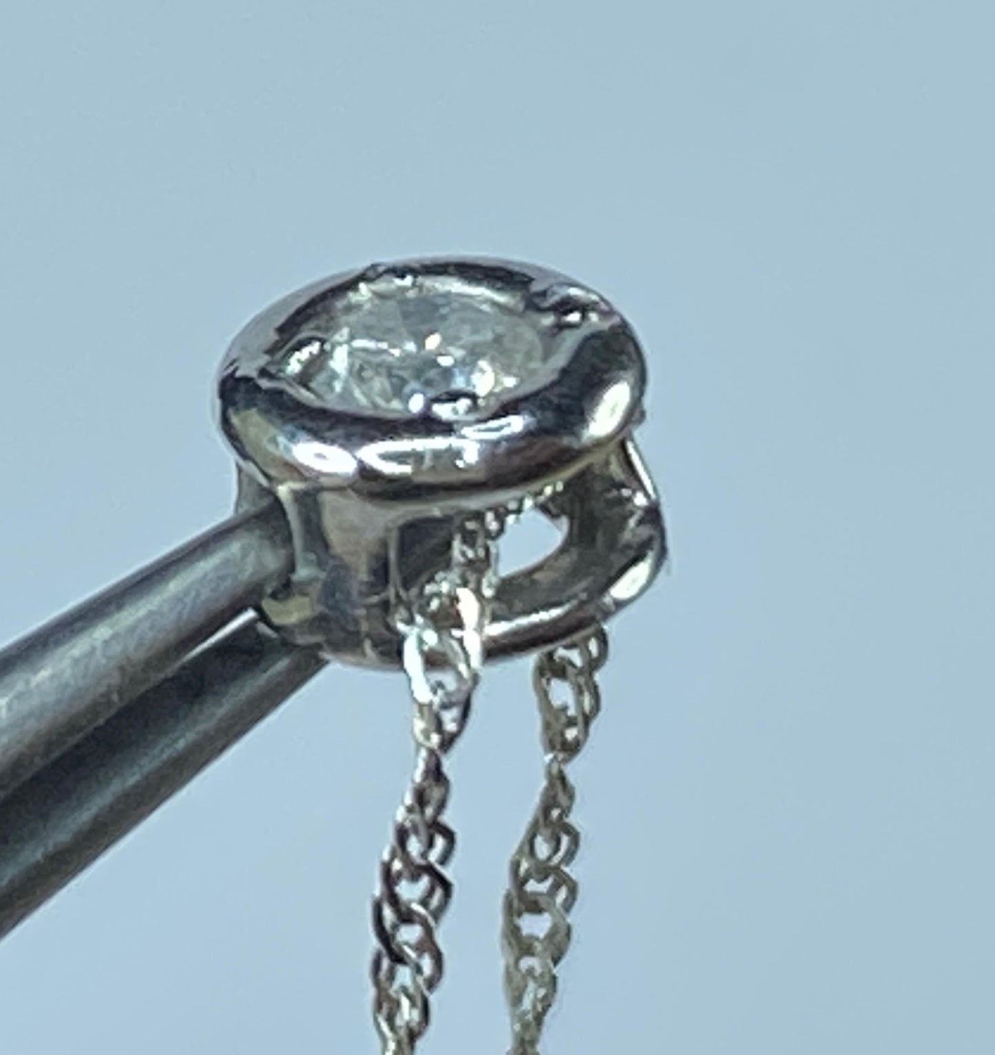 Platinum 0.1ct G/VS1 round brilliant diamond Sliding pendant necklace