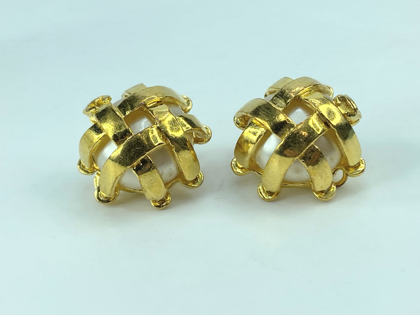 Iconic Chanel clip-on earrings pearl quilted with gold ribbons signed 93 P GS473