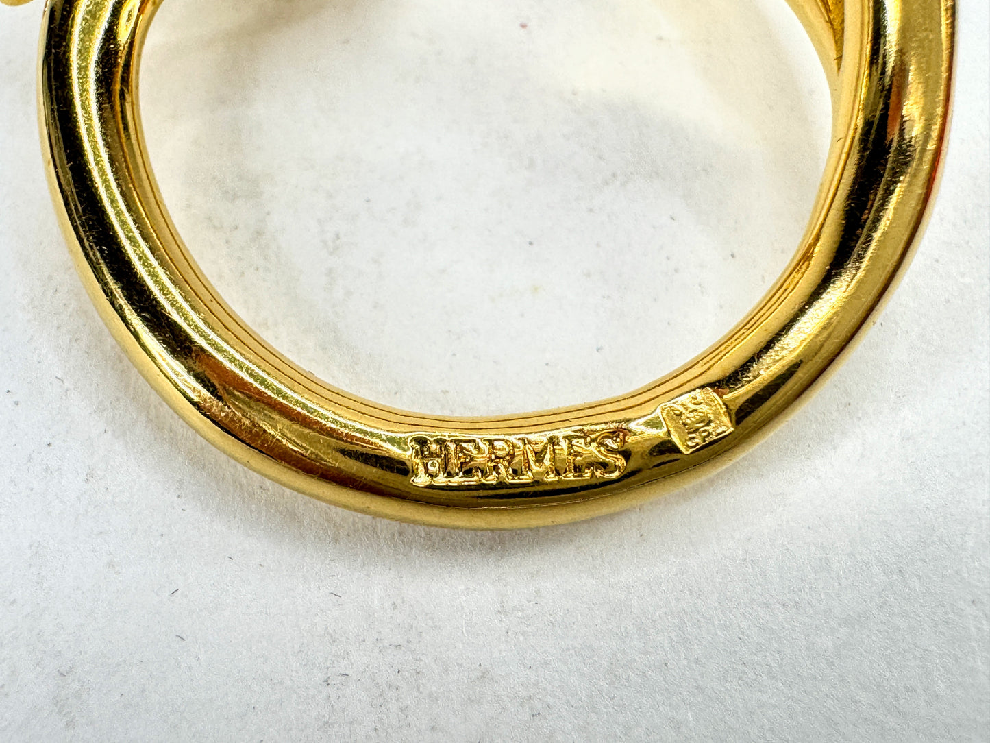 Vintage Hermès Anneau De Foulard Golden Metal Scarf Ring with Pouch GS856