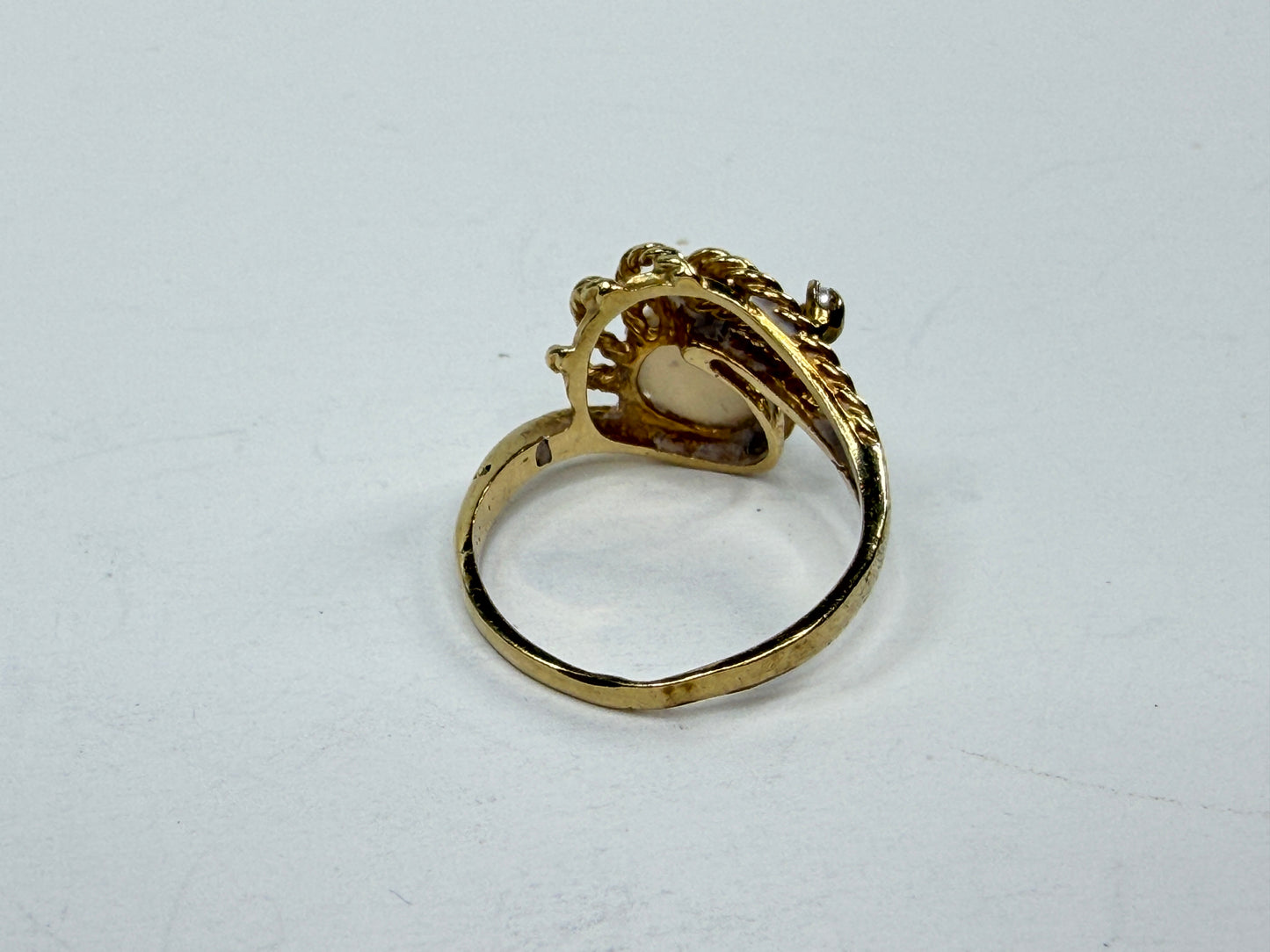 Vintage 14K yellow Gold Oval cut Opal & Pearl Ring Rope Design Size 6.5 JR1213