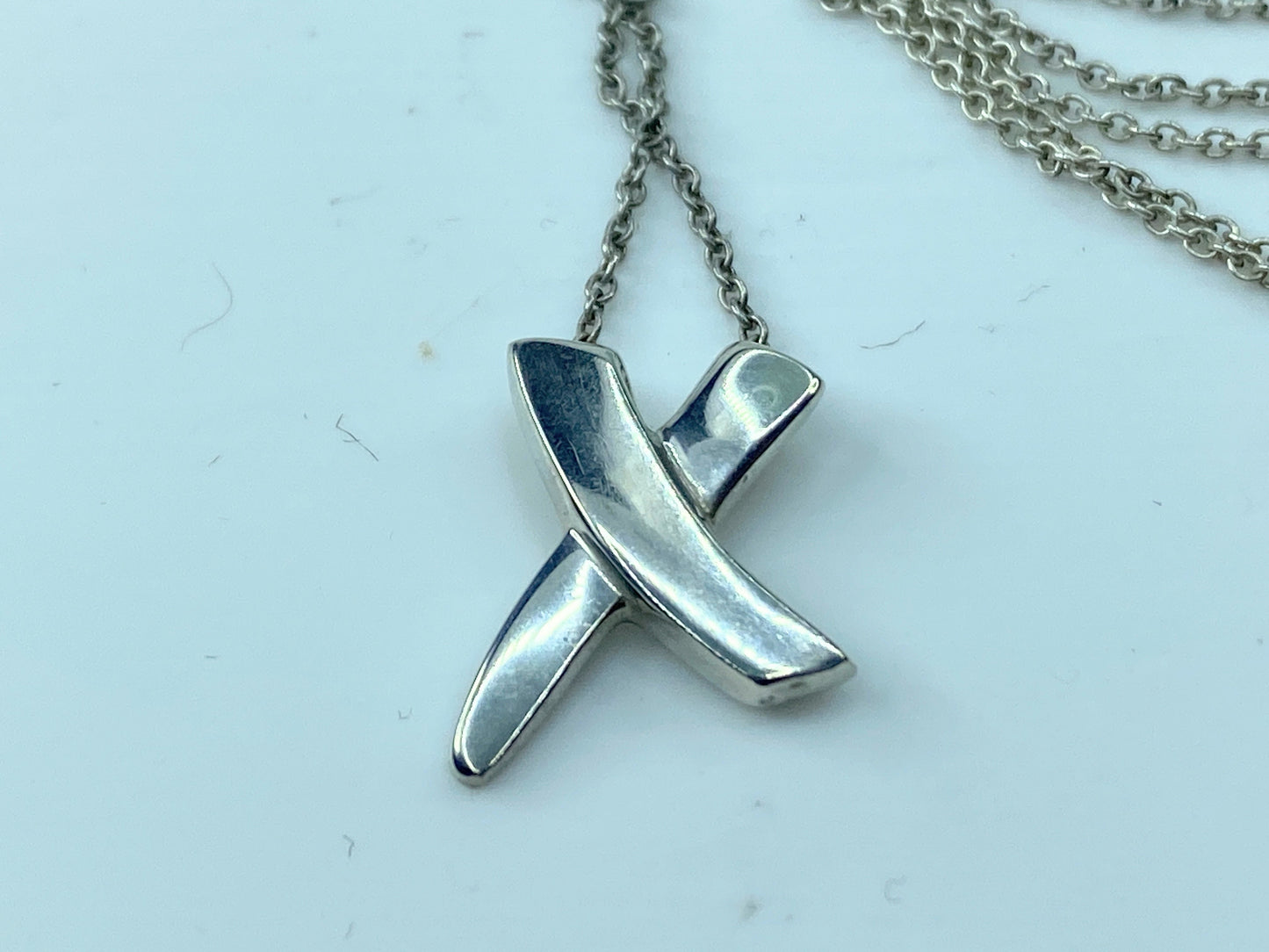 Tiffany & Co Sterling 925 Paloma Picasso Kiss X Pendant Necklace 2.5g 16" JR147