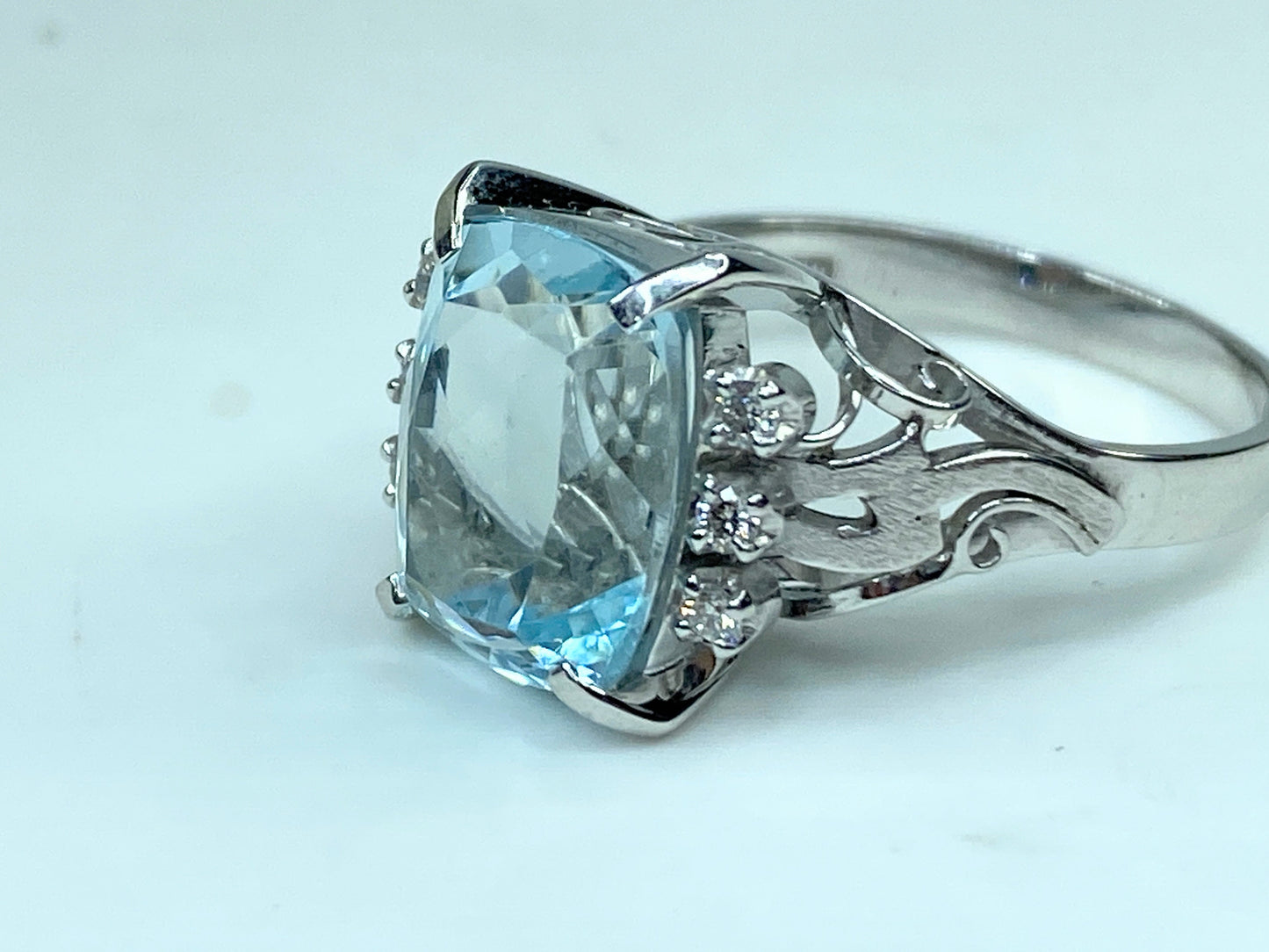 Vintage 1960's 5.88ct Cushion Cut Aquamarine Ring with Diamonds in 18K JR604