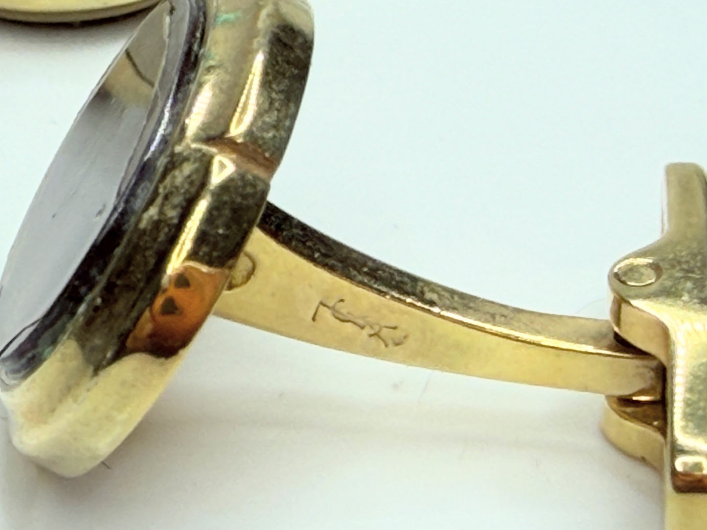 Saint Laurent Oval Mother of Pearl Gold Tone Vintage Cufflinks GS722