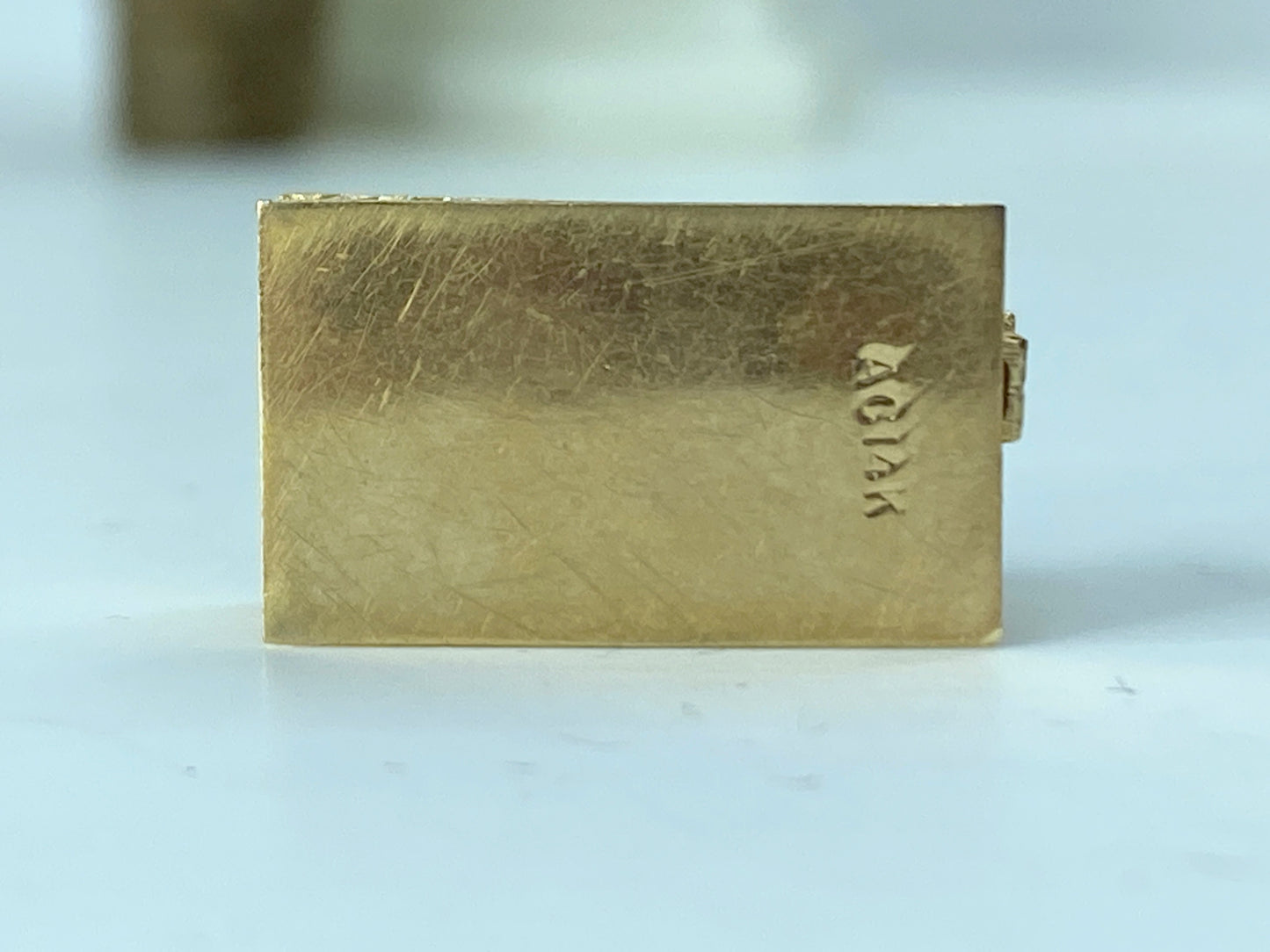 Vintage 14k Yellow Gold 3D Charm Ranch Log Cabin House with Garage 4.1g JR162